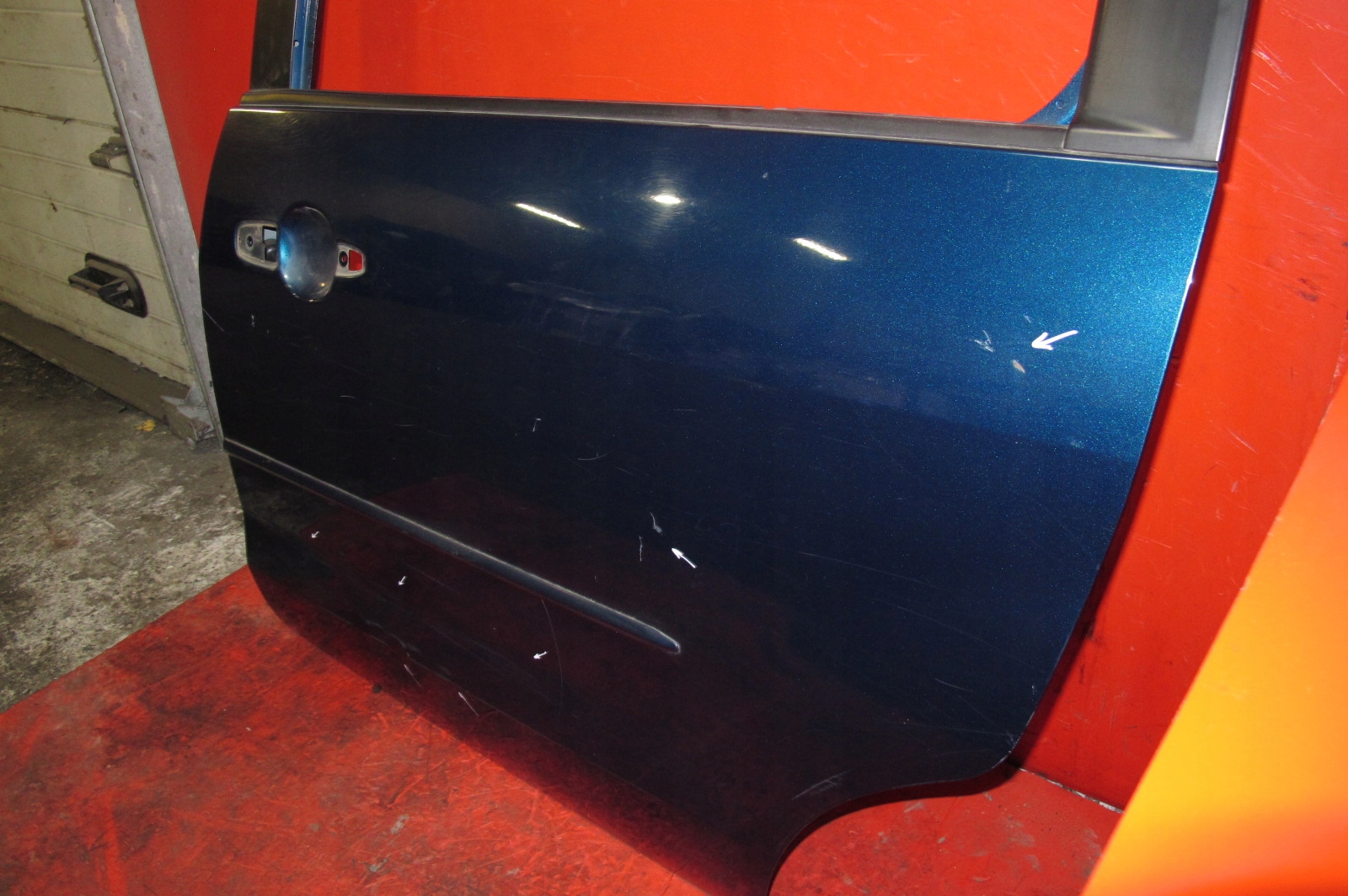 MAZDA 5 CR19 05- door left rear part rear. sliding 32C