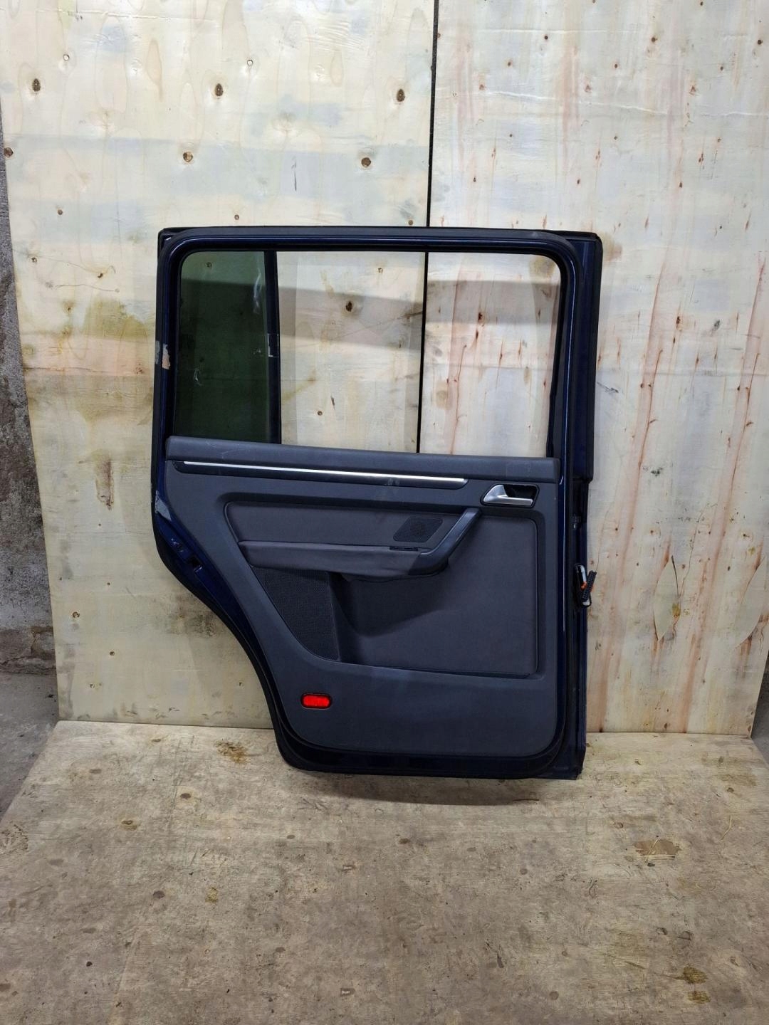 door rear part left side Volkswagen Touran 2nd facelift 2011