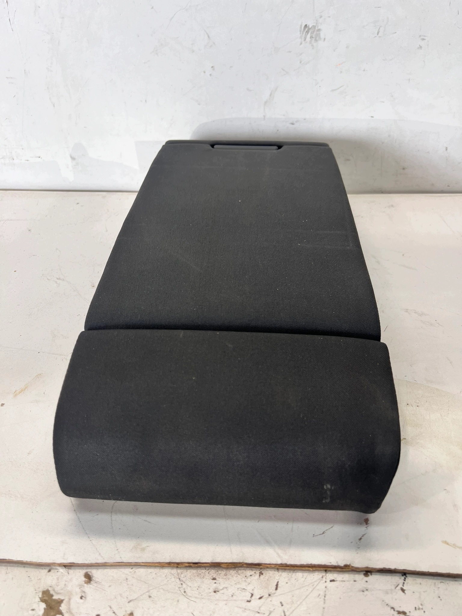 armrest passenger compartment KANAPY rear part AUDI A6 C8 MATERIAL 4K9885205AB