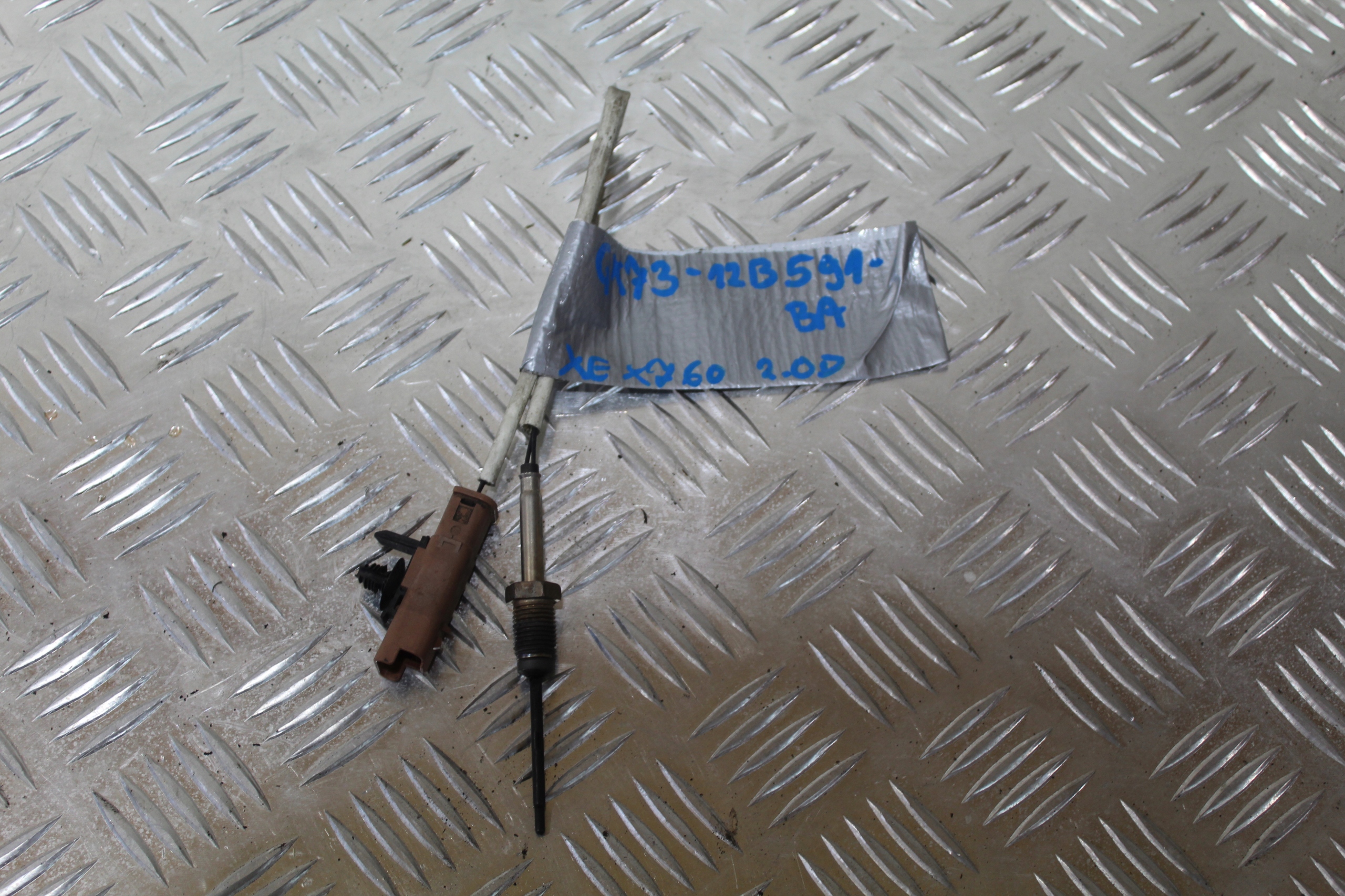 CZUJNIK TEMPERATURY SPALIN JAGUAR XE X760