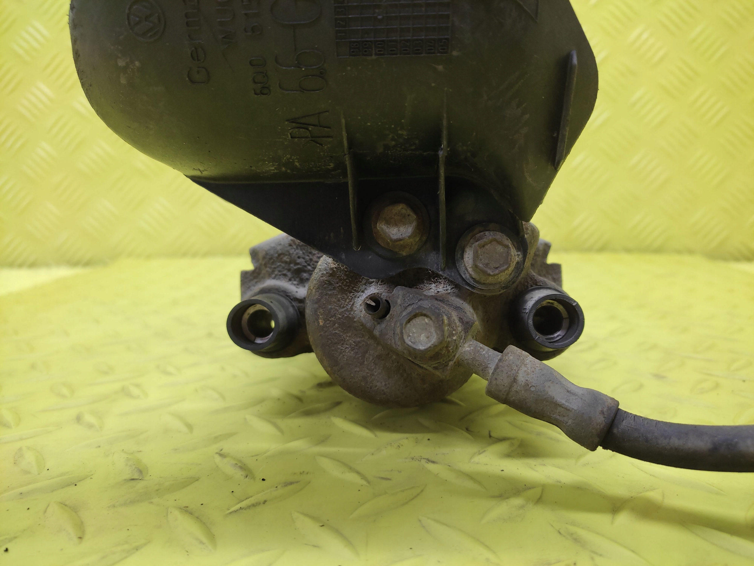 VW POLO 1.0 caliper brake right front
