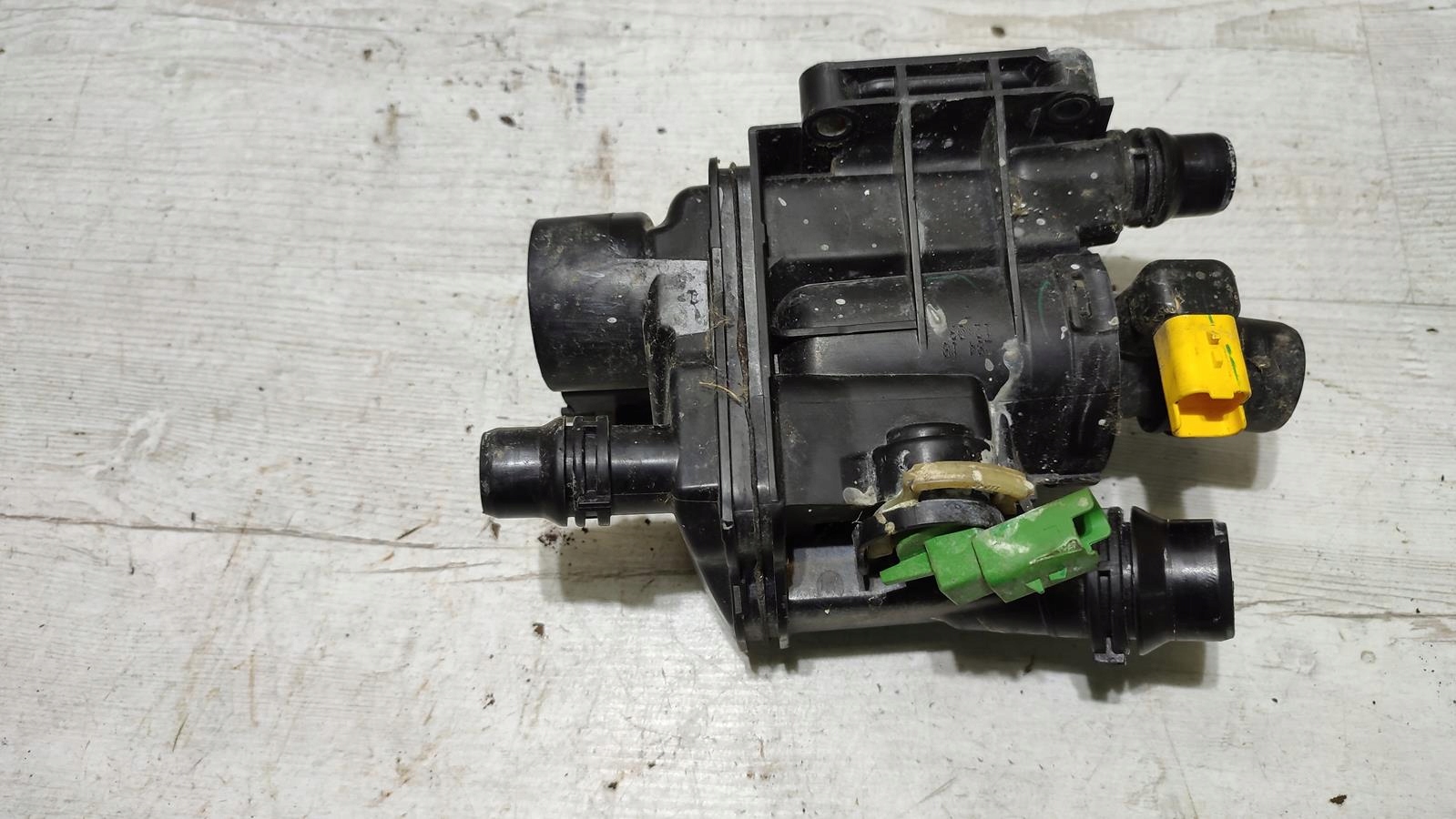 csomag termostatu 1.2 THP Citroen C4 Cactus Lift