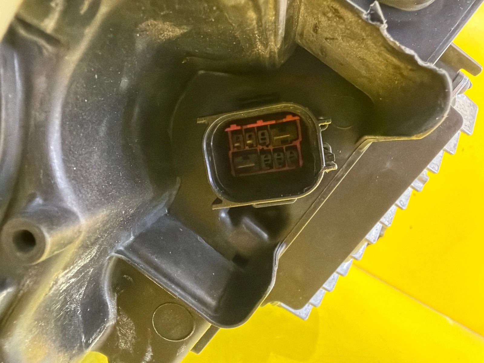 light right Audi Q4 E-Tron Matrix Full Led 89A941036M