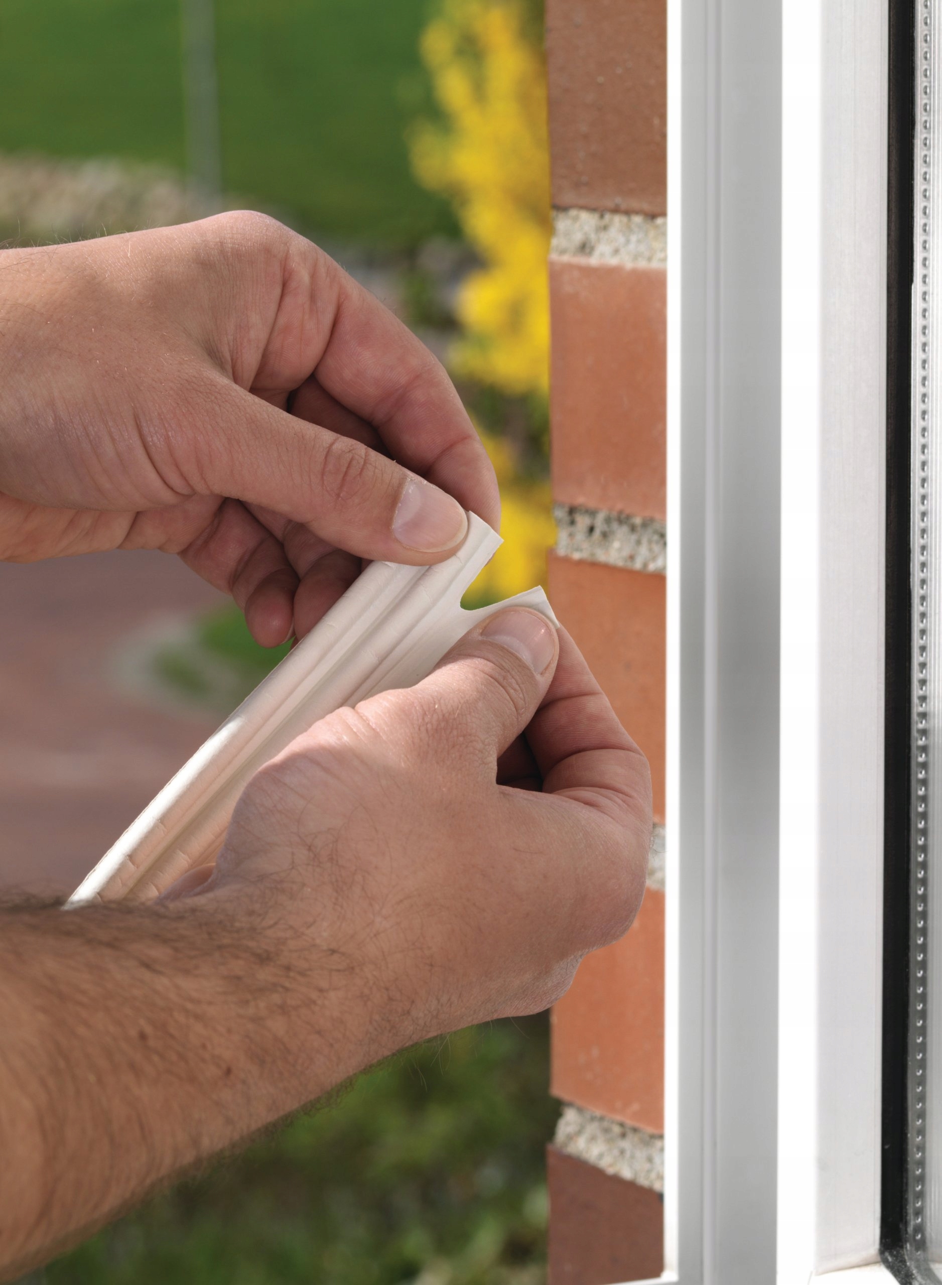 Uszczelka samoprzylepna do okien pcv tesa P 25m Długość (cm) 18.5 cm