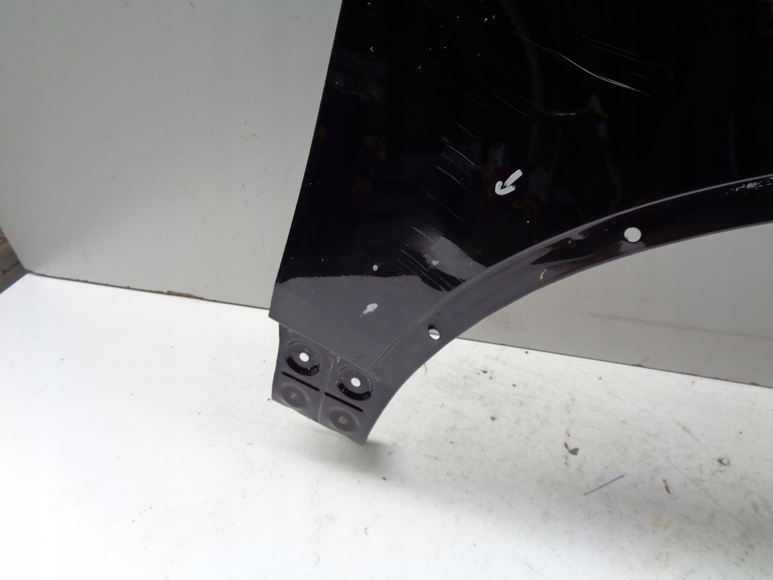 fender right front VW TOUAREG 7P 7P0 10- NR 45584