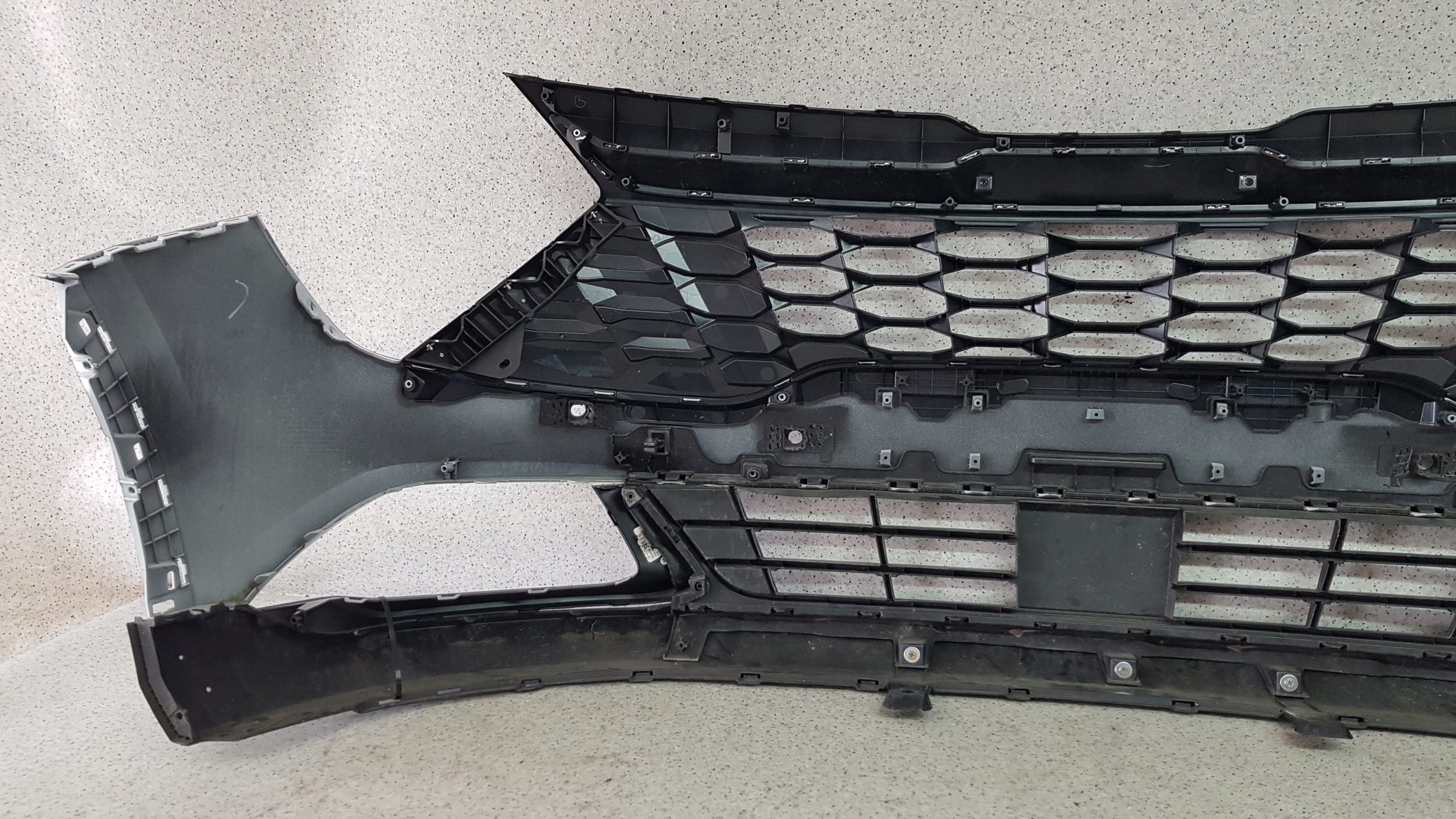 KIA SPORTAGE 5 V 2021 - bumper front 2961
