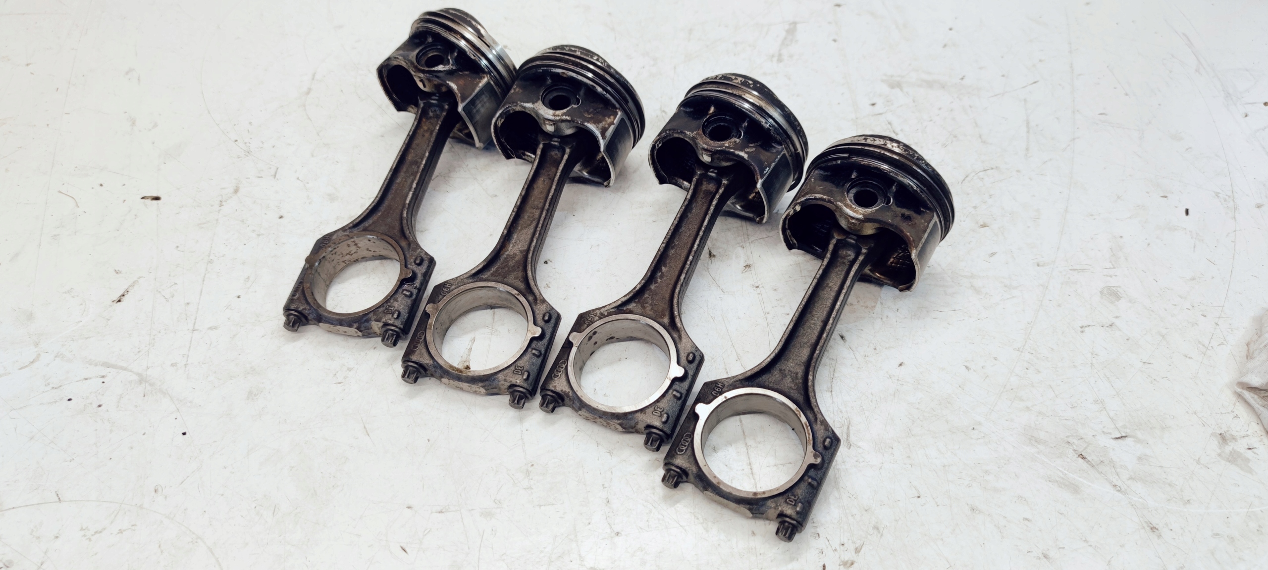 PISTON + BIELLE AUDI VW CAB 1.8 TFSI 06H 06HAE