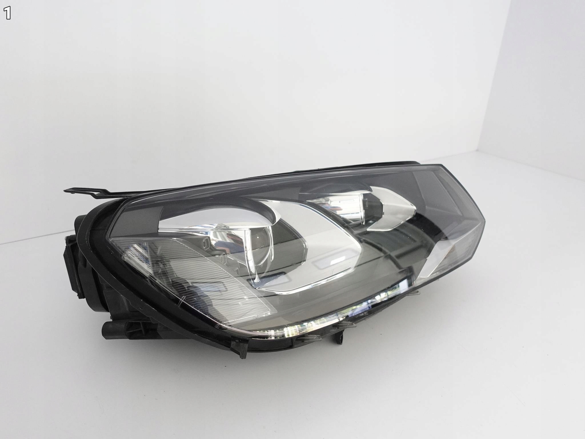 VW TOUAREG II 2 7P1 10-14 XENON+LED right light