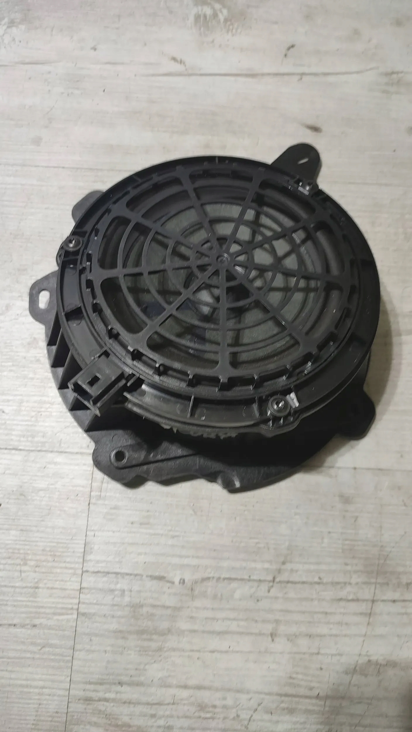 Opel Corsa F 1.2 22r. speaker