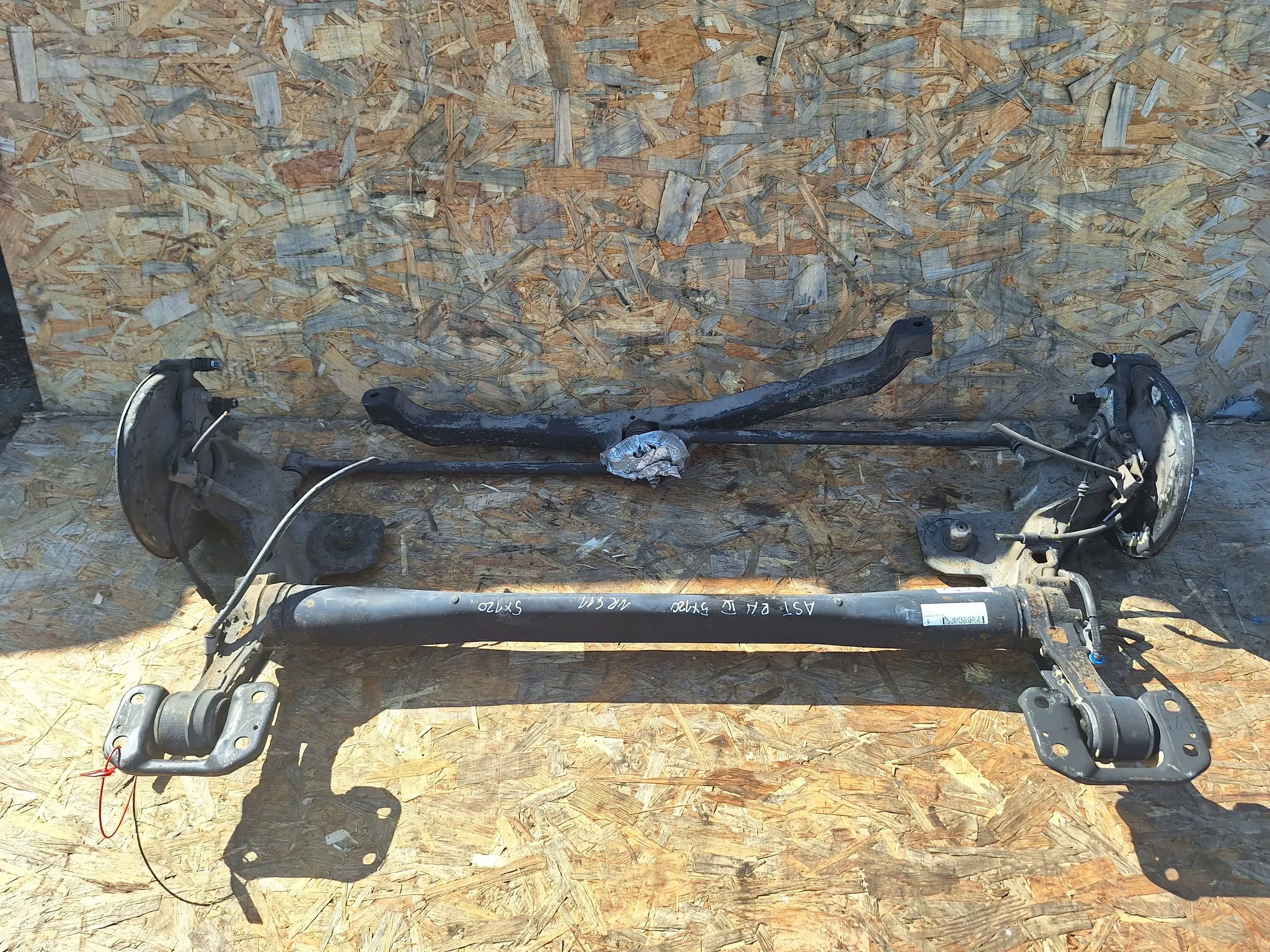 axis rear part Opel Astra J Kombi 09