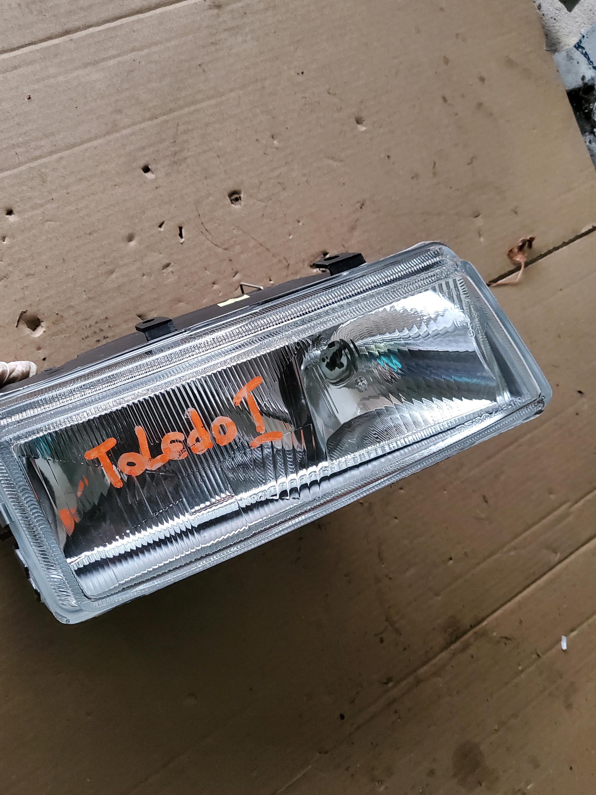REFLEKTOR light SEAT TOLEDO and 1 91-95 right DEPO