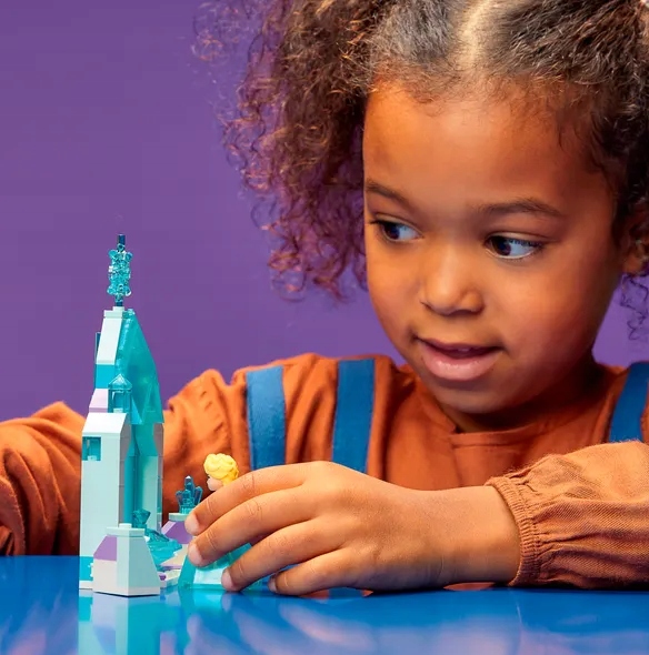 LEGO 43199 DZIEDZINIEC ZAMKU ELZY NOWOŚĆ PREZENT Nazwa zestawu 43199