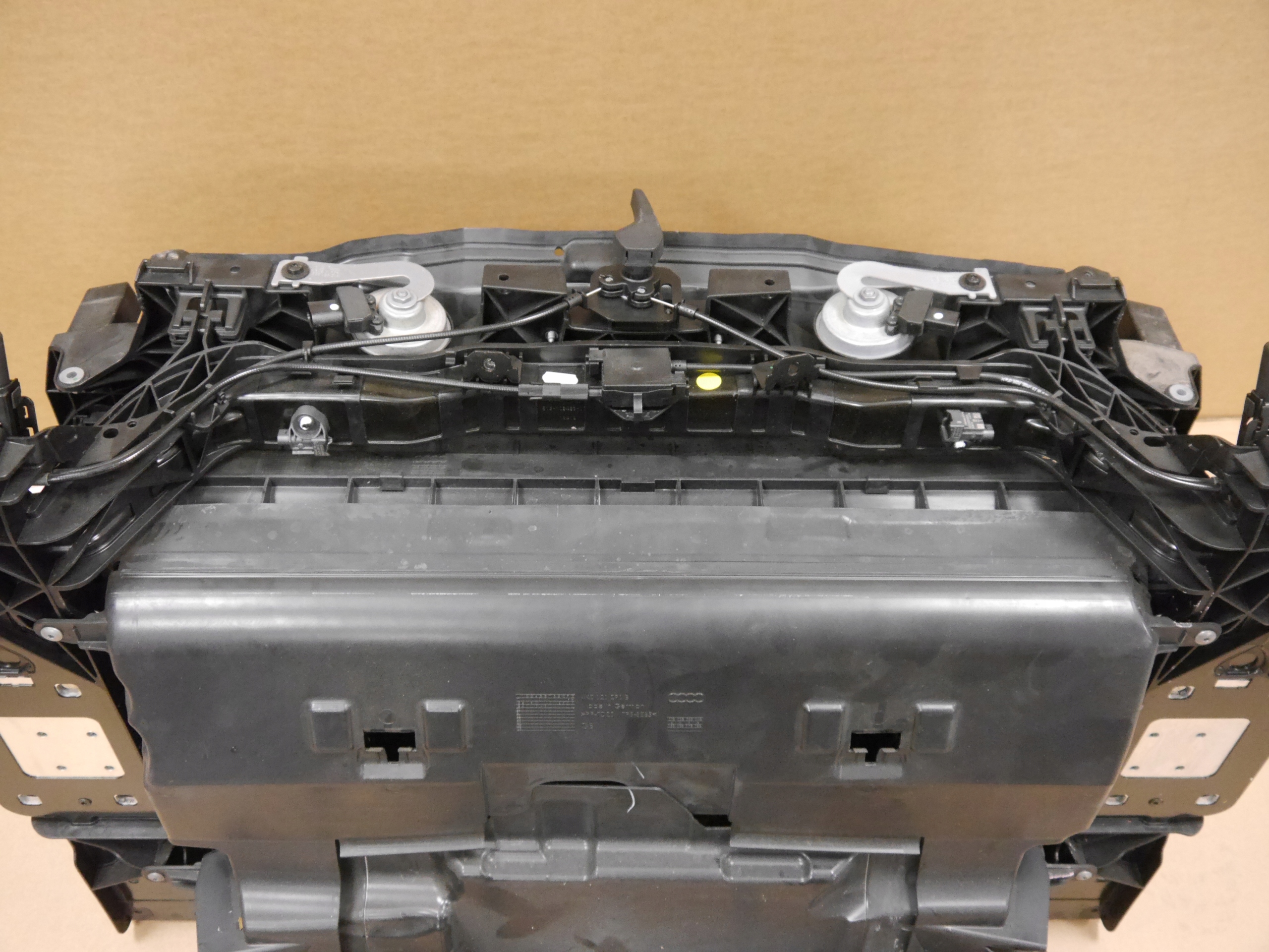 AUDI E-TRON 55 PAS PRZEDNI CHŁODNICE 300kW 408PS Typ samochodu Samochody osobowe