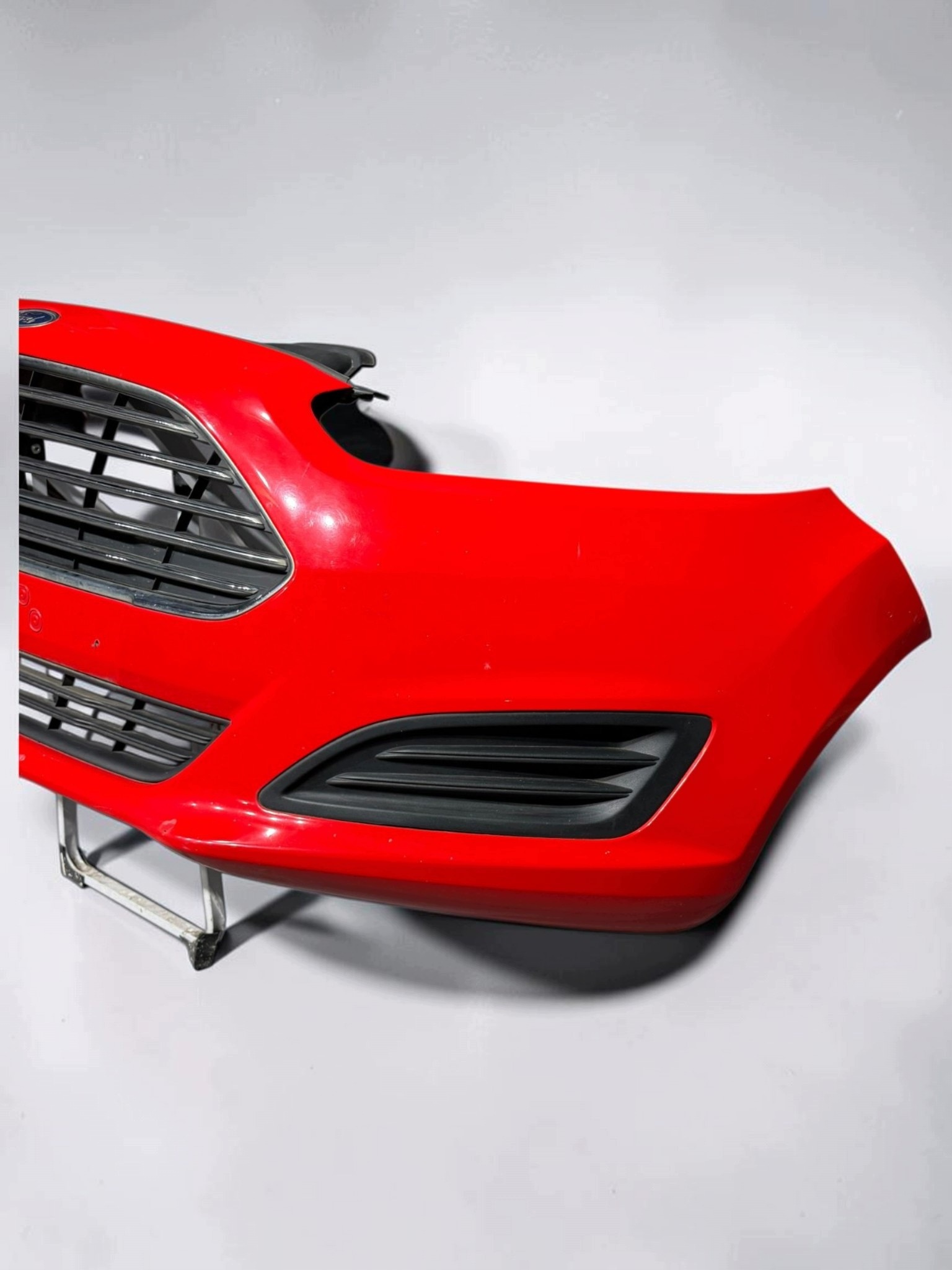 front bumper FORD FIESTA VII MK7 2008-2012 complete COLORADO RED