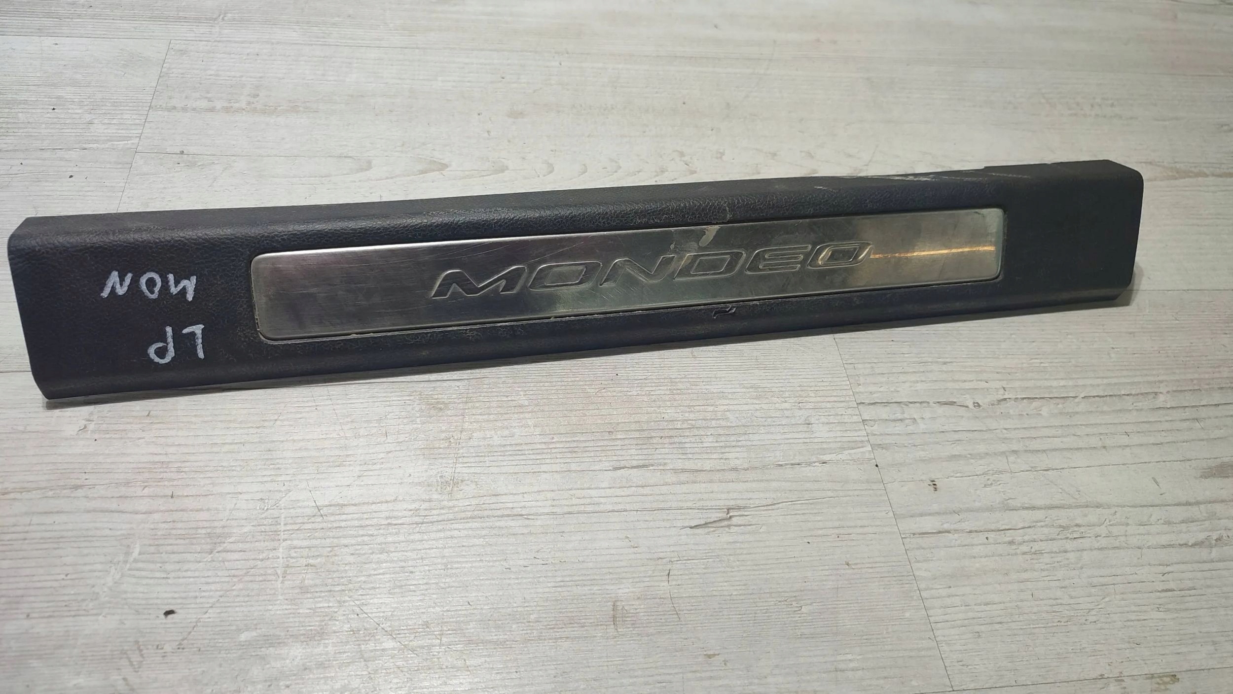 Ford Mondeo MK5 16r 2.0TDCi front side left moulding threshold cap