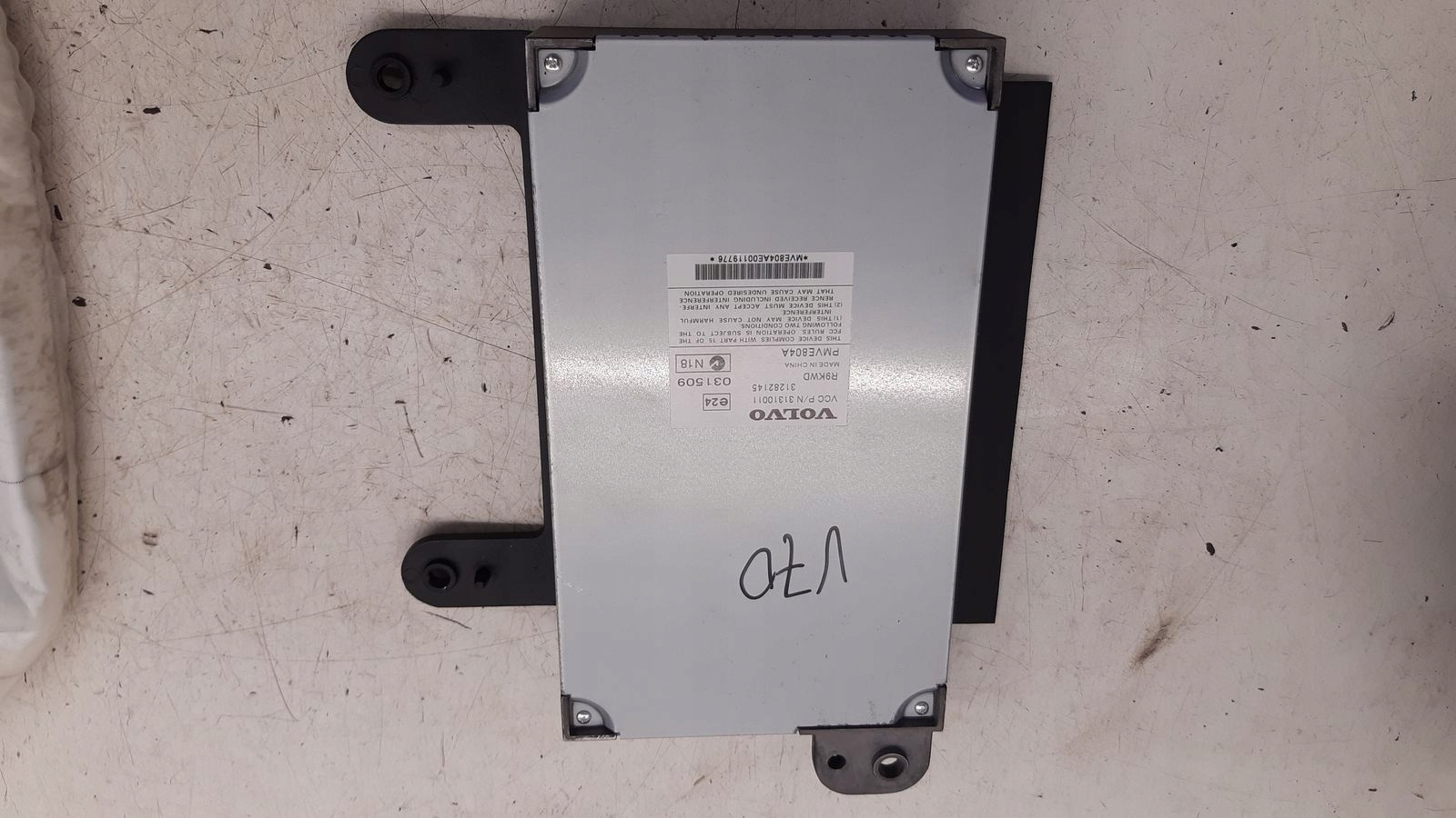 amplifier Volvo V70 III kombi LIFT 2,0D