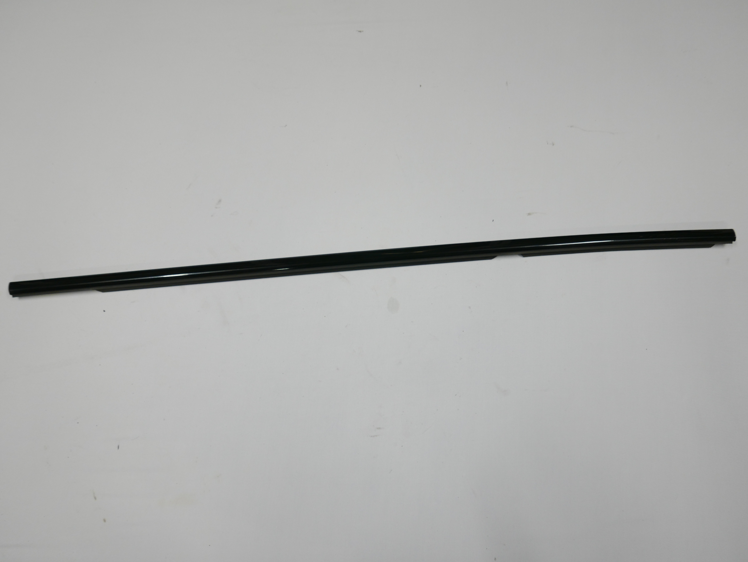 7362234 - BMW F48 X1 скребок двери правый задний