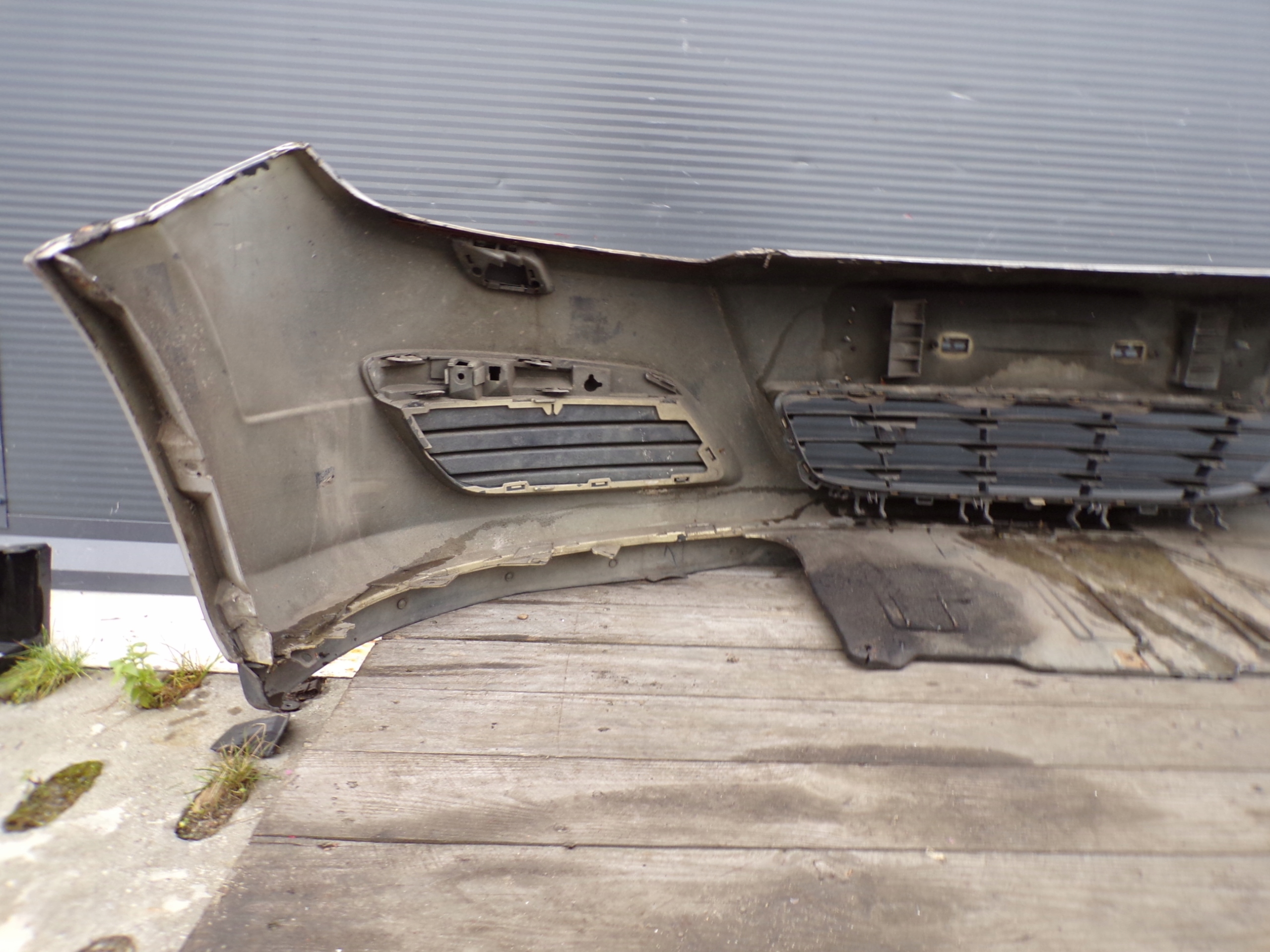 front bumper front OPEL ASTRA H WERSJA below washers