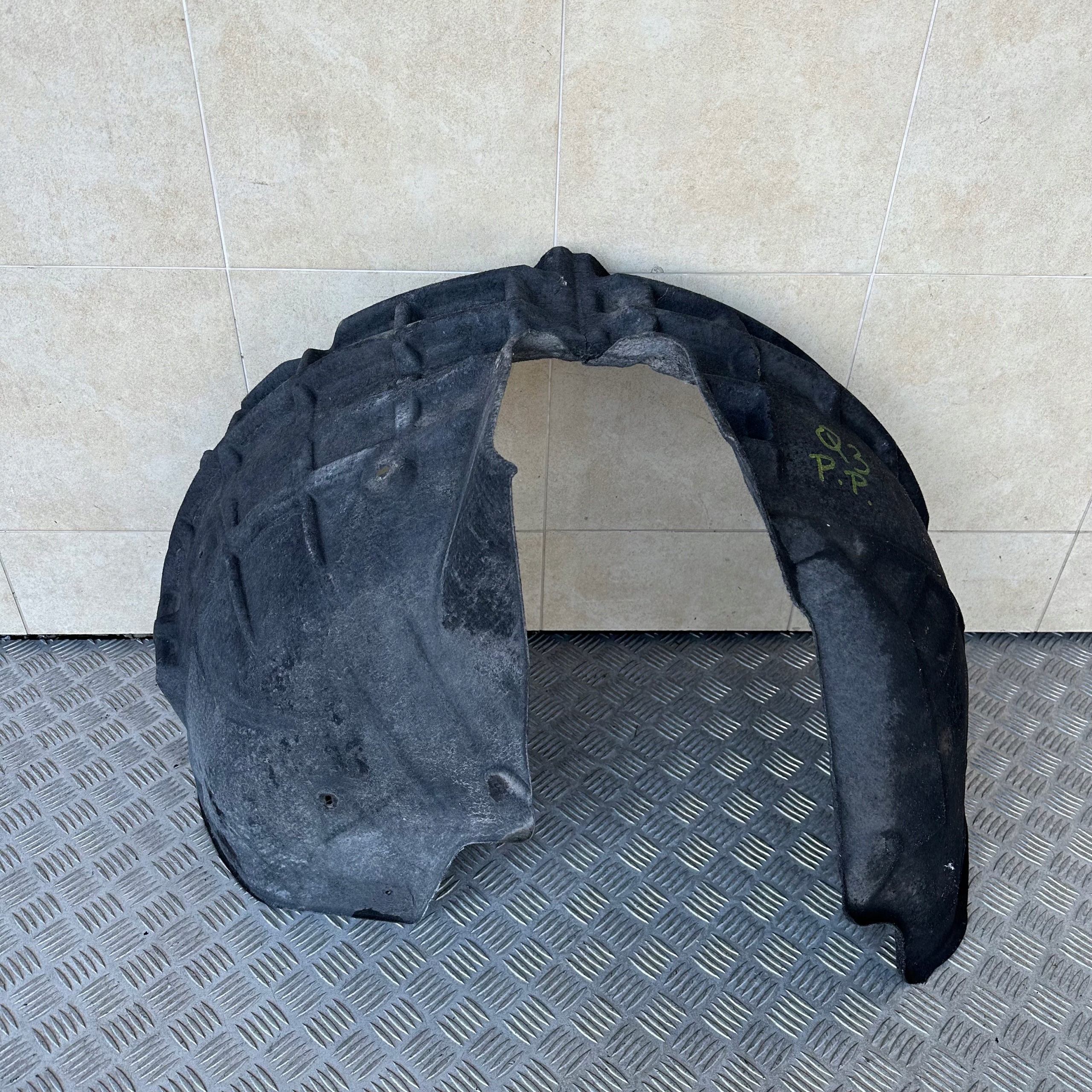 NADKOLE PRZEDNIE PRAWE AUDI Q3 8U0