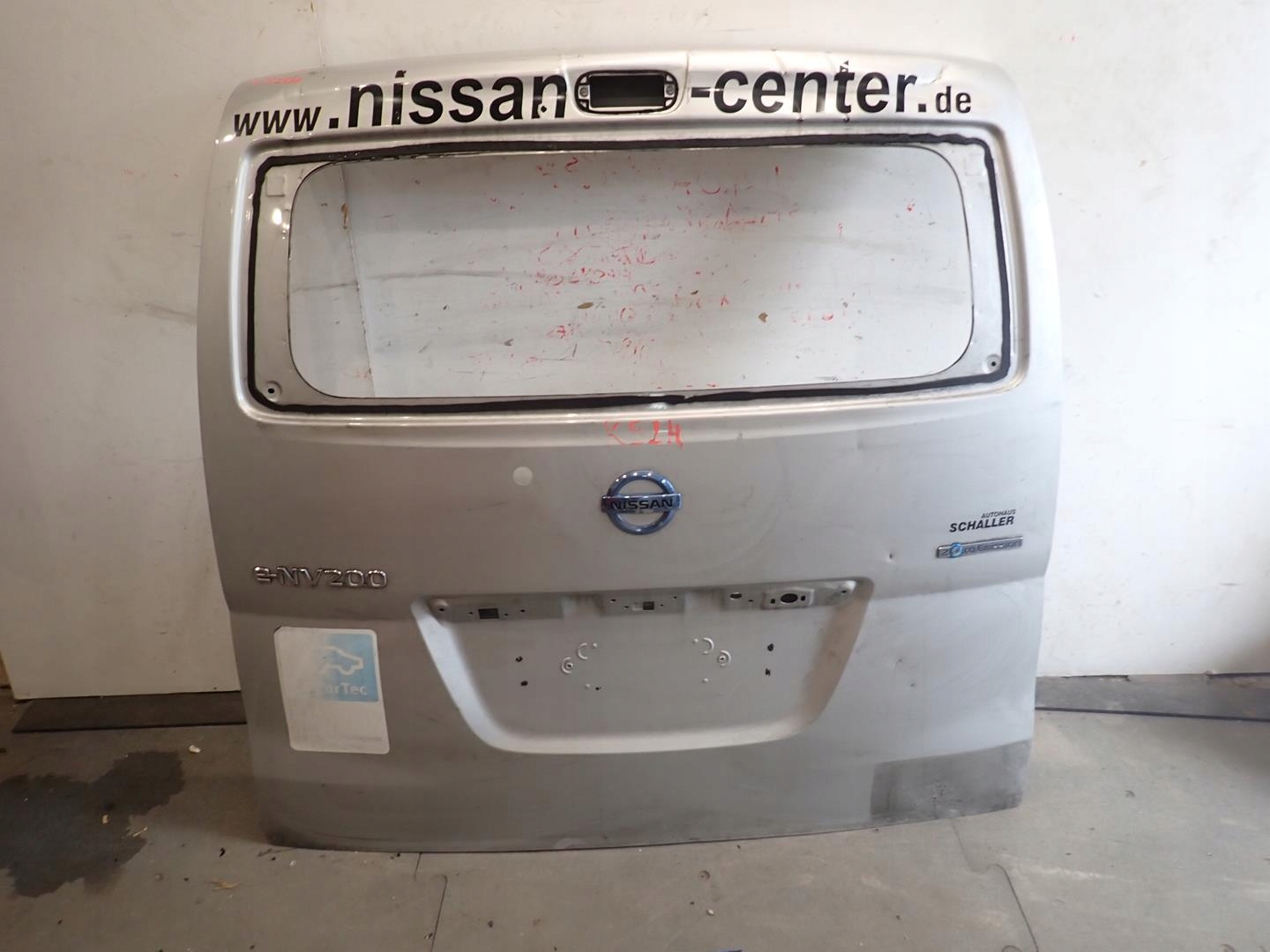 trunk door NISSAN NV200 2010