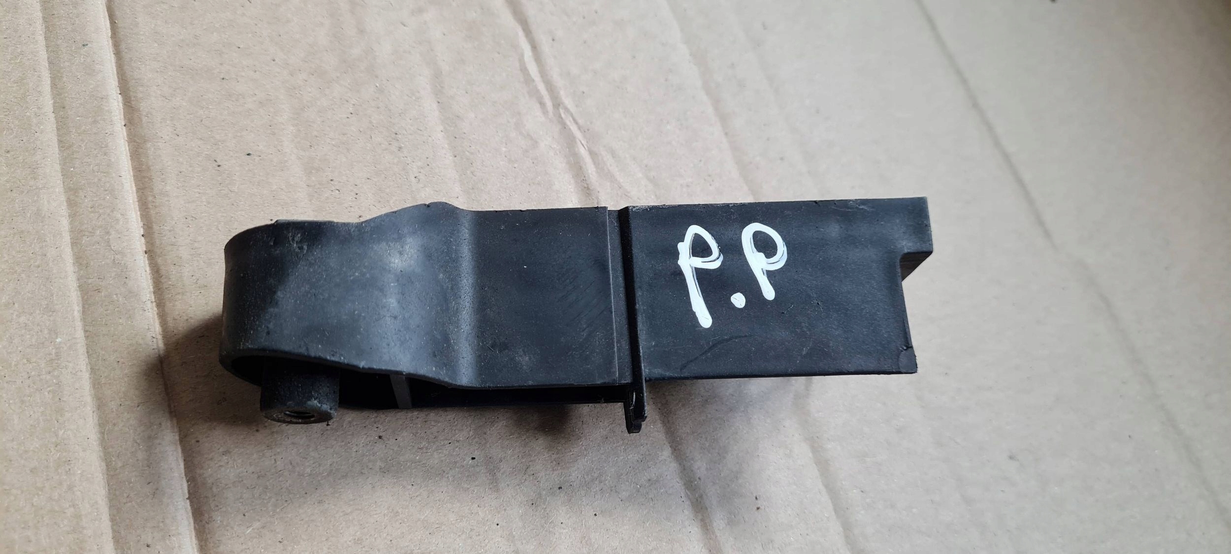 A6 C6 LIFT Poignée Support plaque Pare choc Droite Avant 4F0807772