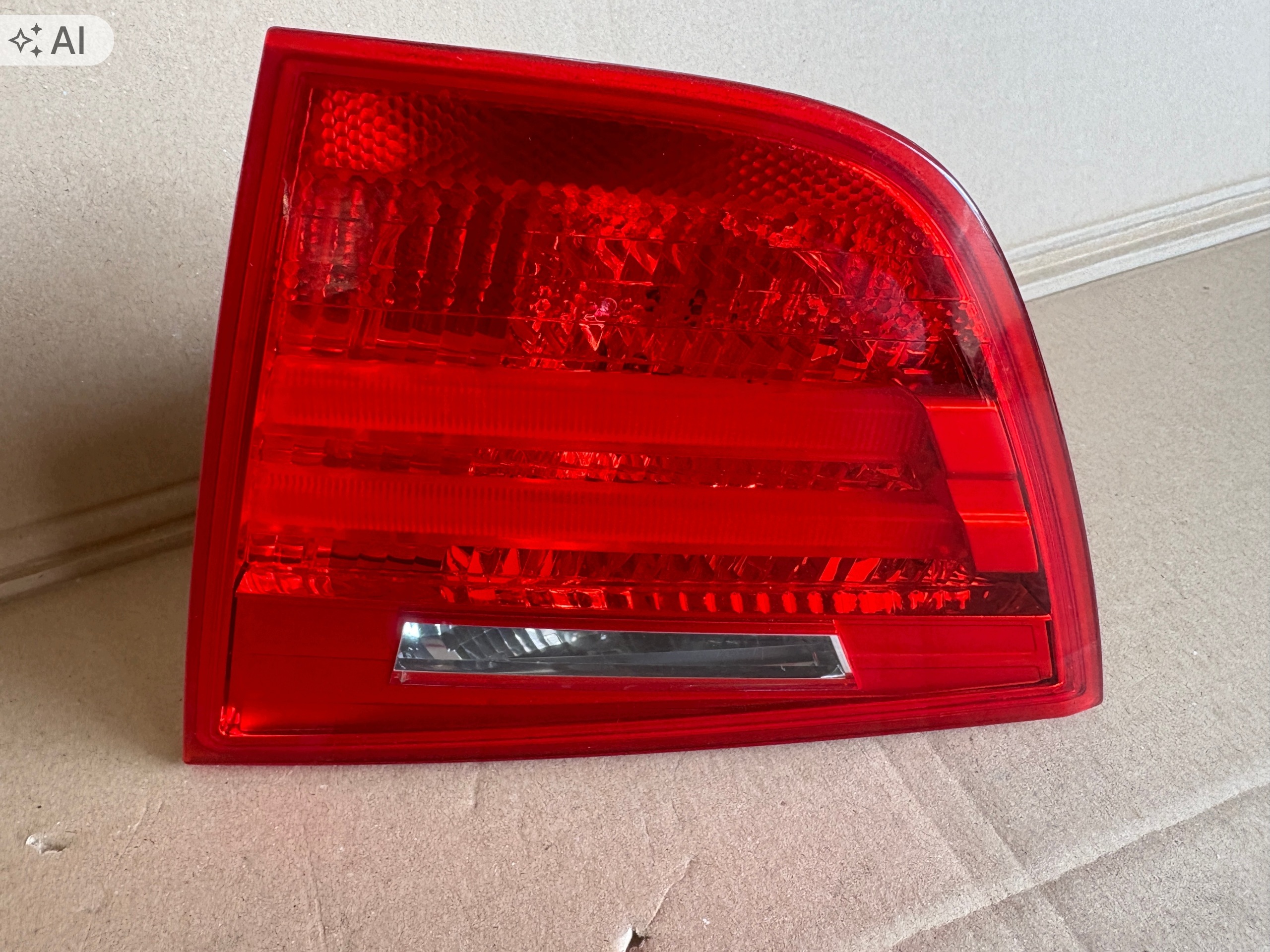 BMW E91 light right rear part to the bonnet 7154162