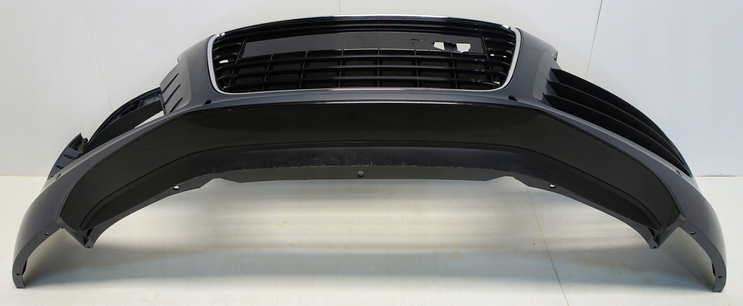 AUDI R8 2006-2012 420807437 below washers below 4 PDC bumper front front