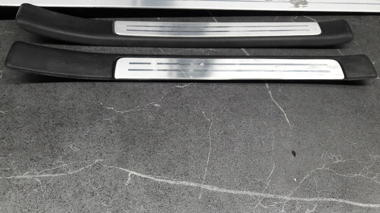 1k4853538a listwy progu przod vw golf V 5d Marka inny