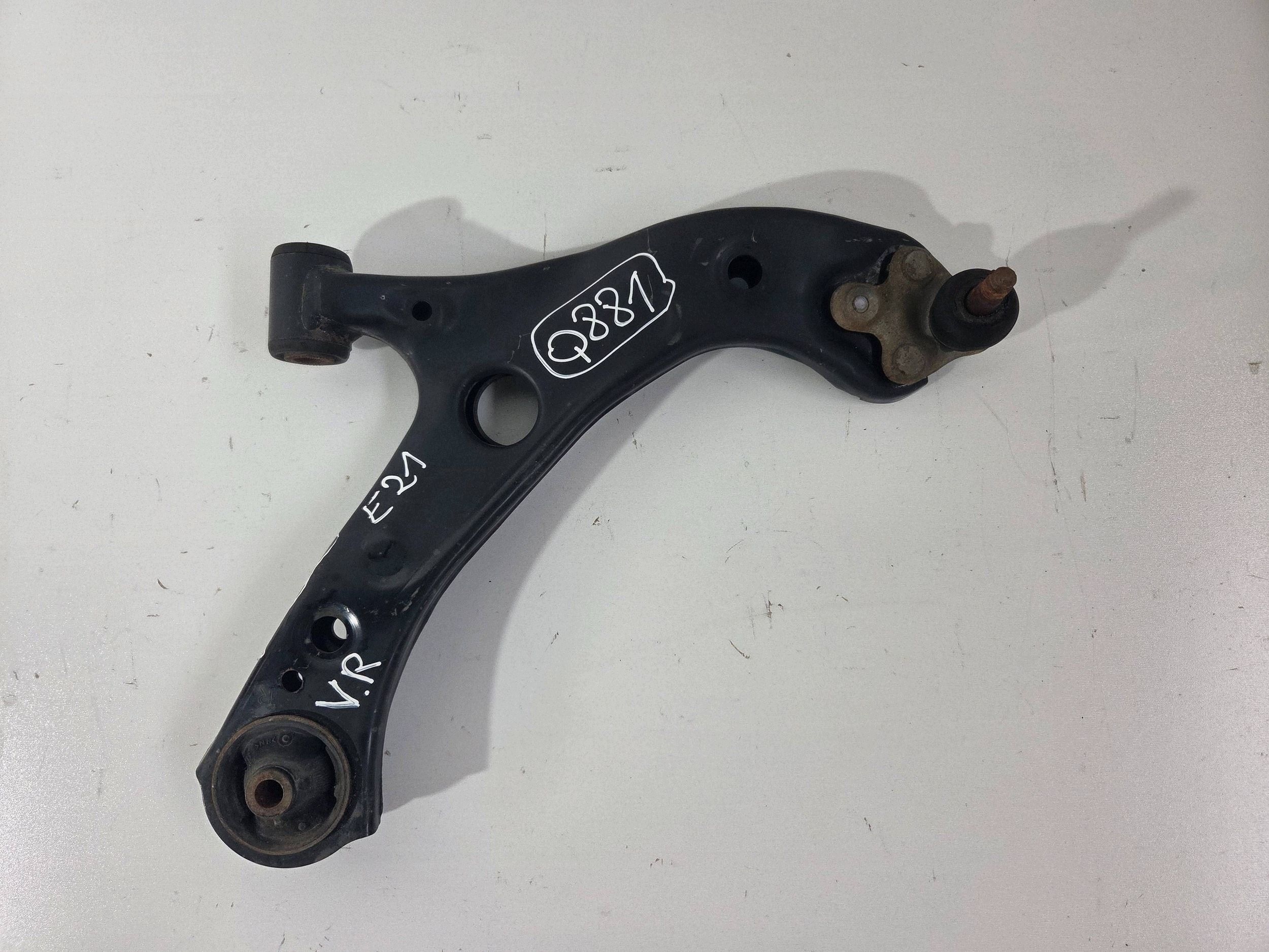 Toyota Corolla E210 E21 arm front right (Q881)