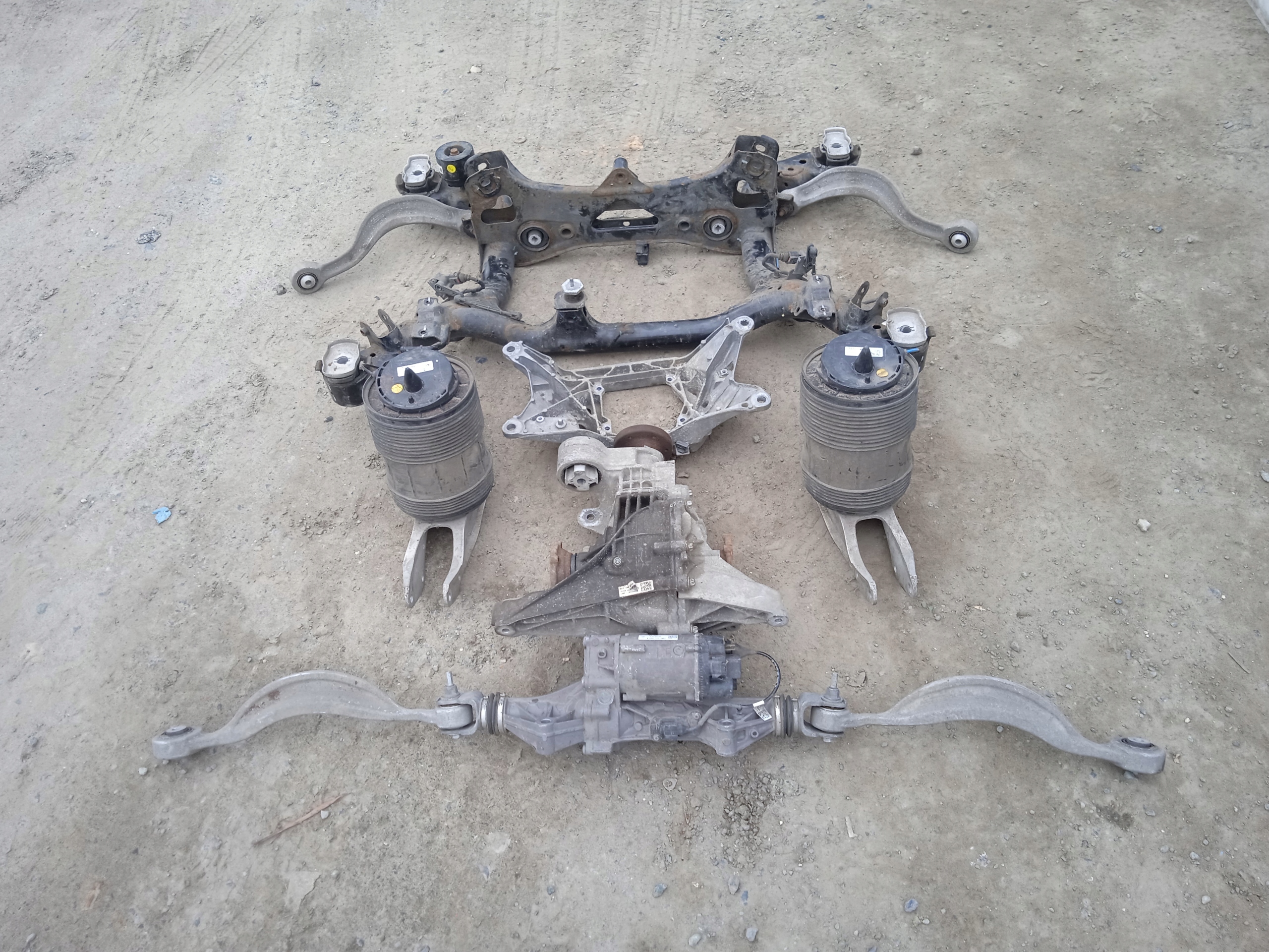 Audi Q7 4M задняя пневматическая подвеска