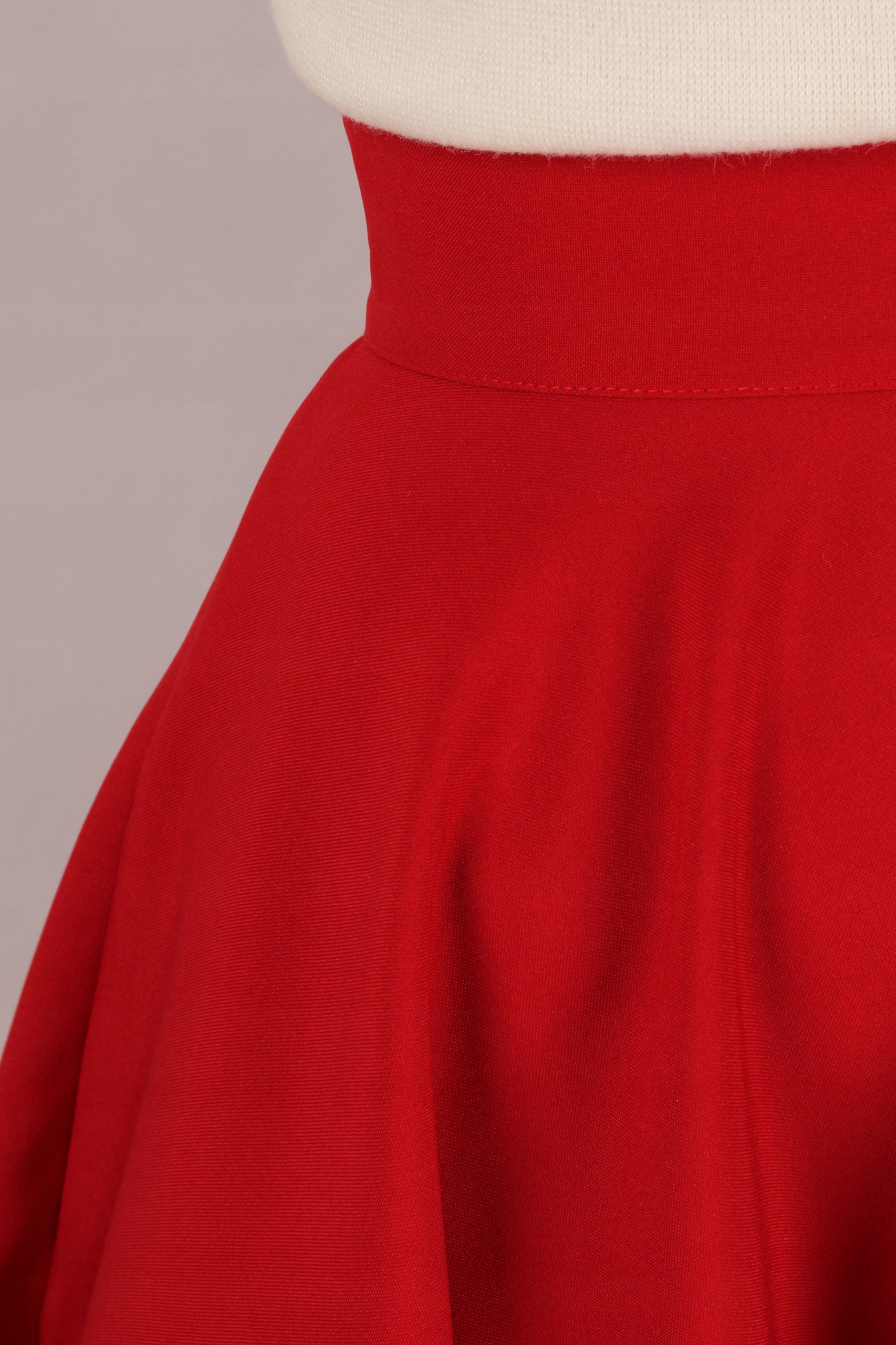 M KIESZENIE czerwona Spódnica z koła ROZŁOŻYSTA Długość midi