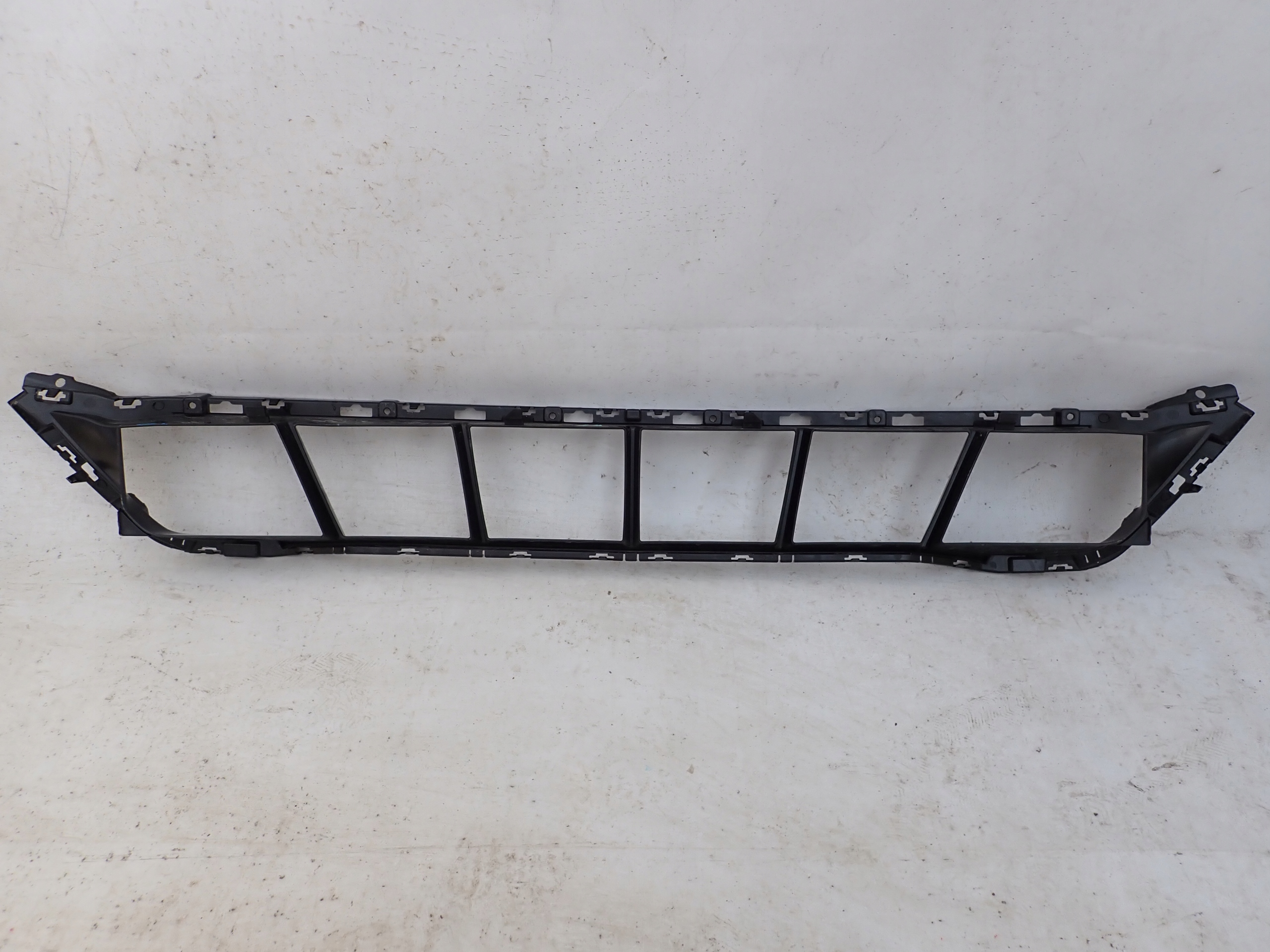 BMW 5 G60 G61 m-packet 23-> grid of a bumper central
