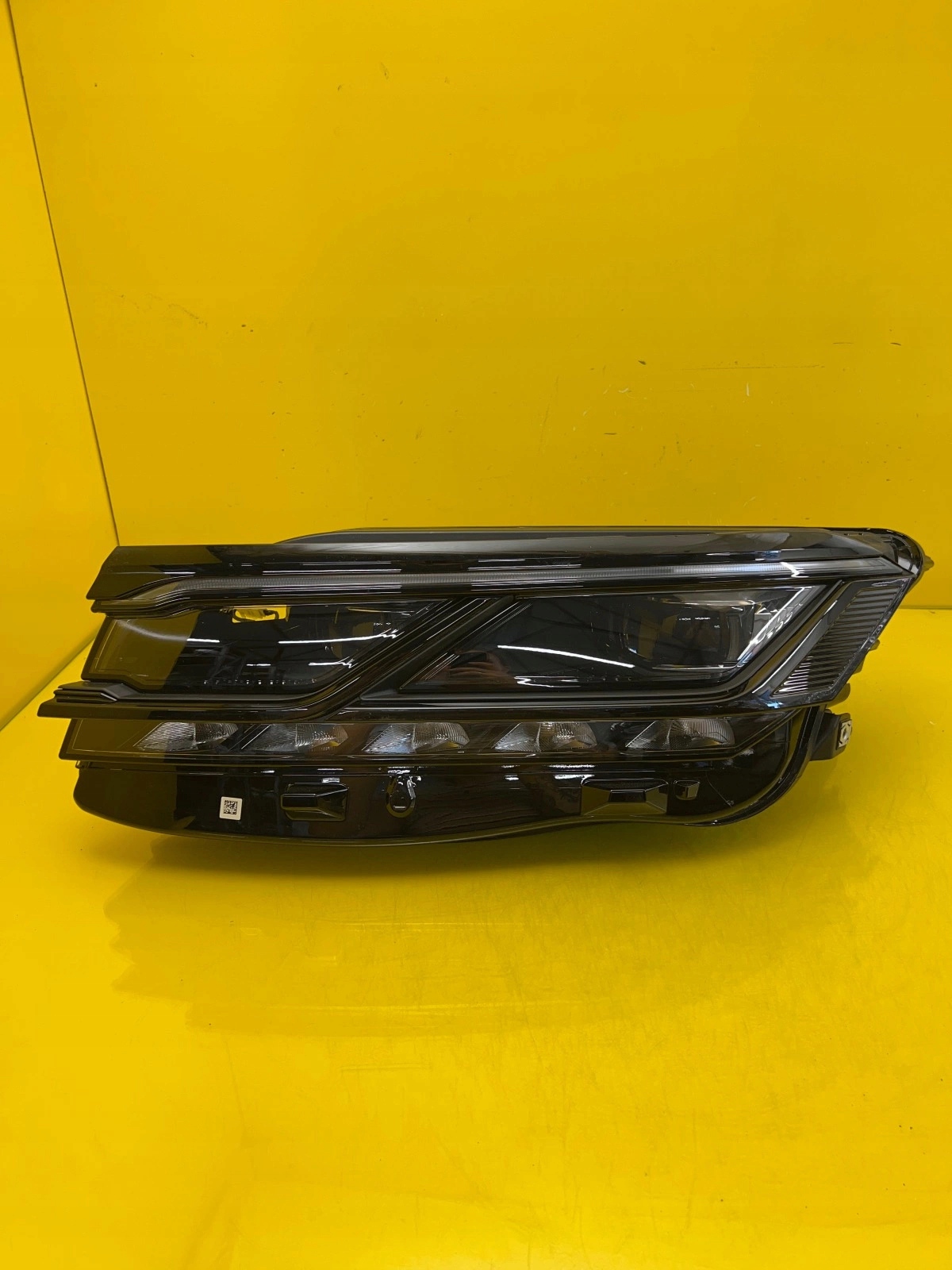 light left VW Touareg III 3 19- Full led 761941081A