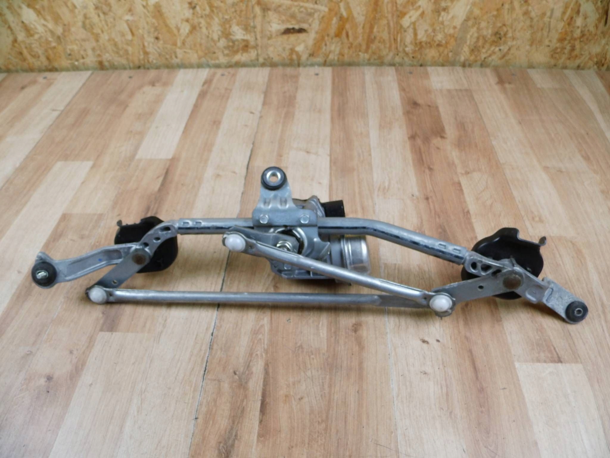 Mazda CX-30 Gestänge Motor Wischer DFR56737XA