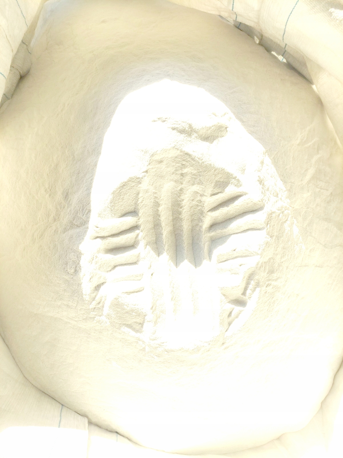 PIASEK BIAŁY THASSOS DEKORACYJNY ŚNIEŻNY 0,1mm 1KG Waga produktu z opakowaniem jednostkowym 1.1 kg