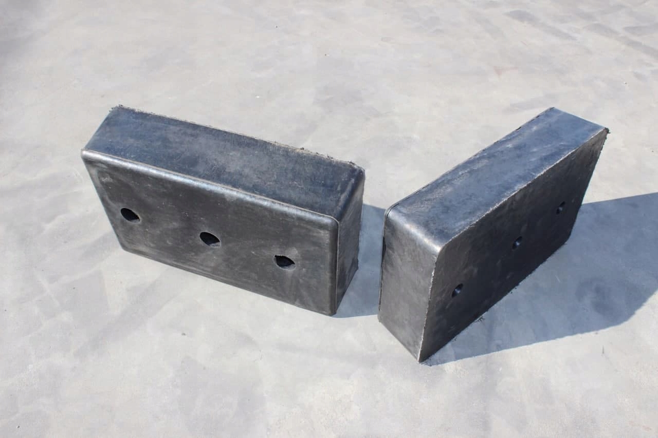 Odrazky pro překládací rampy 2 ks 400*250*100