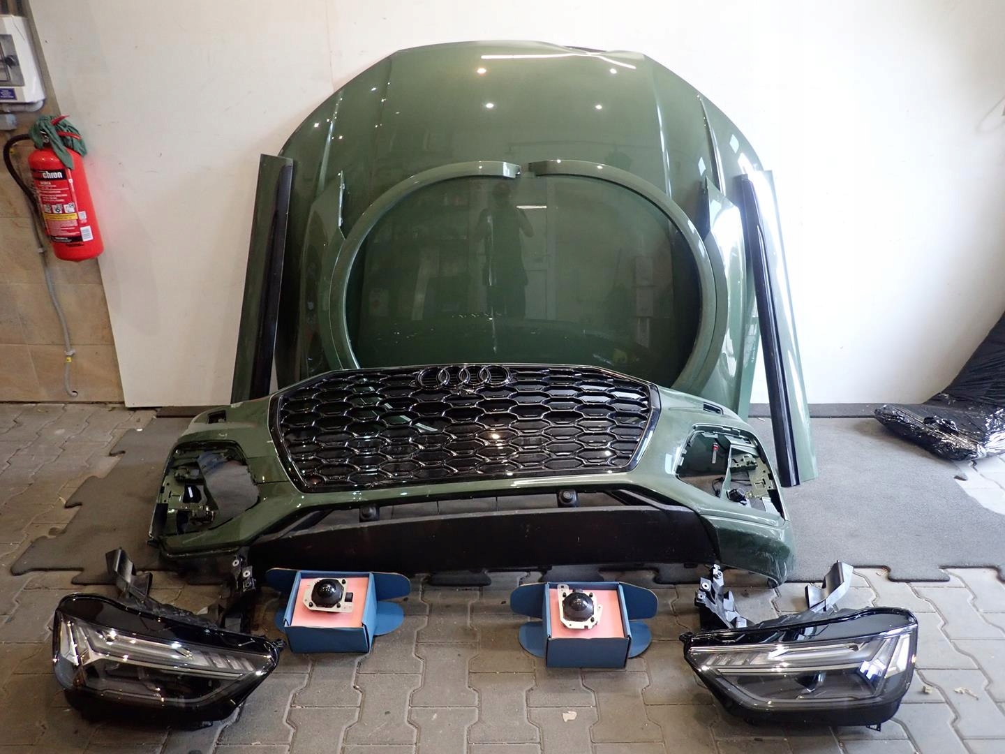 moulding door left front AUDI Q5 II LIFT 2020- 80A