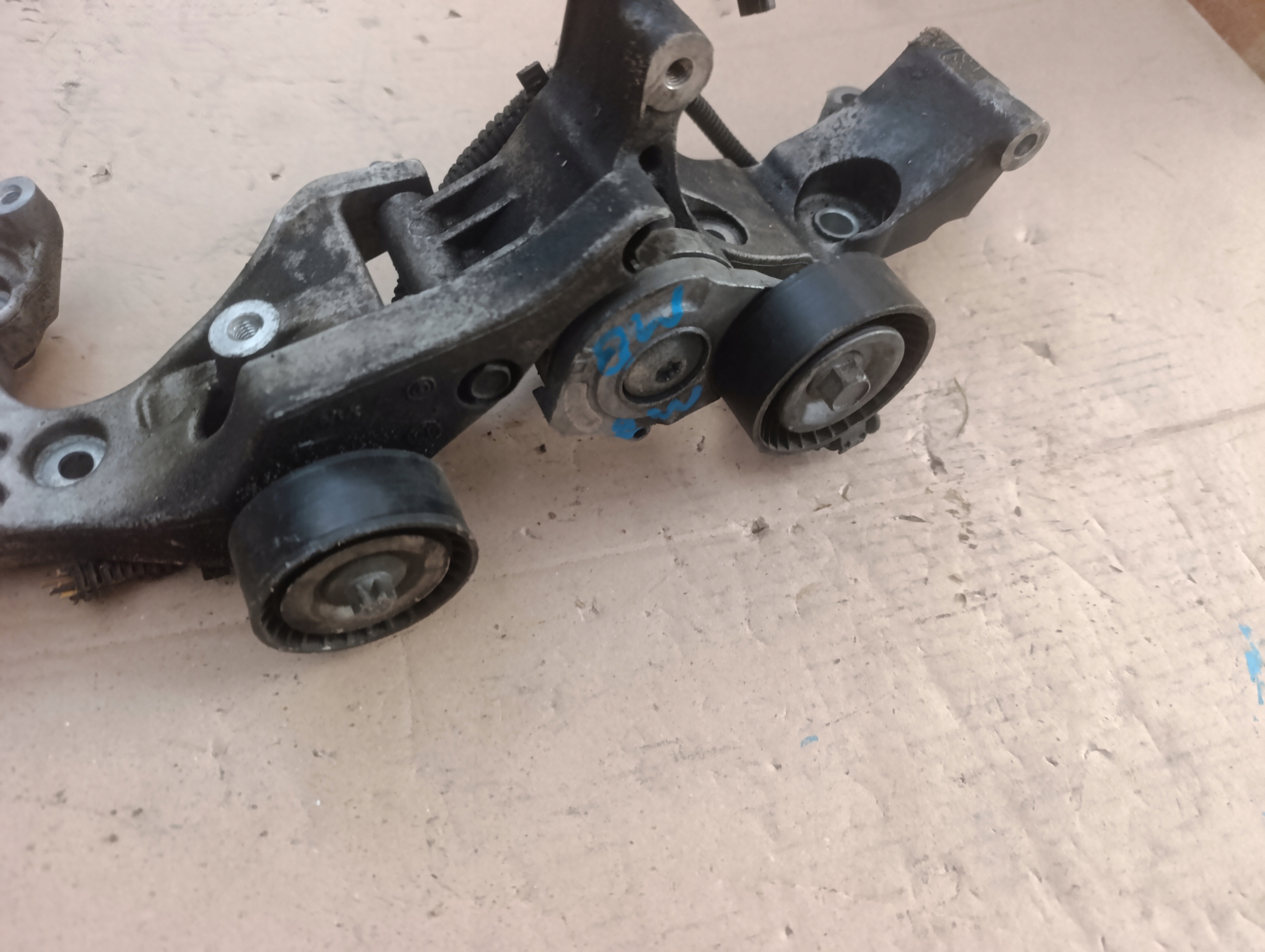 holder holder alternator OPEL ASTRA J MERIVA B 1.7 CDTI 98090590