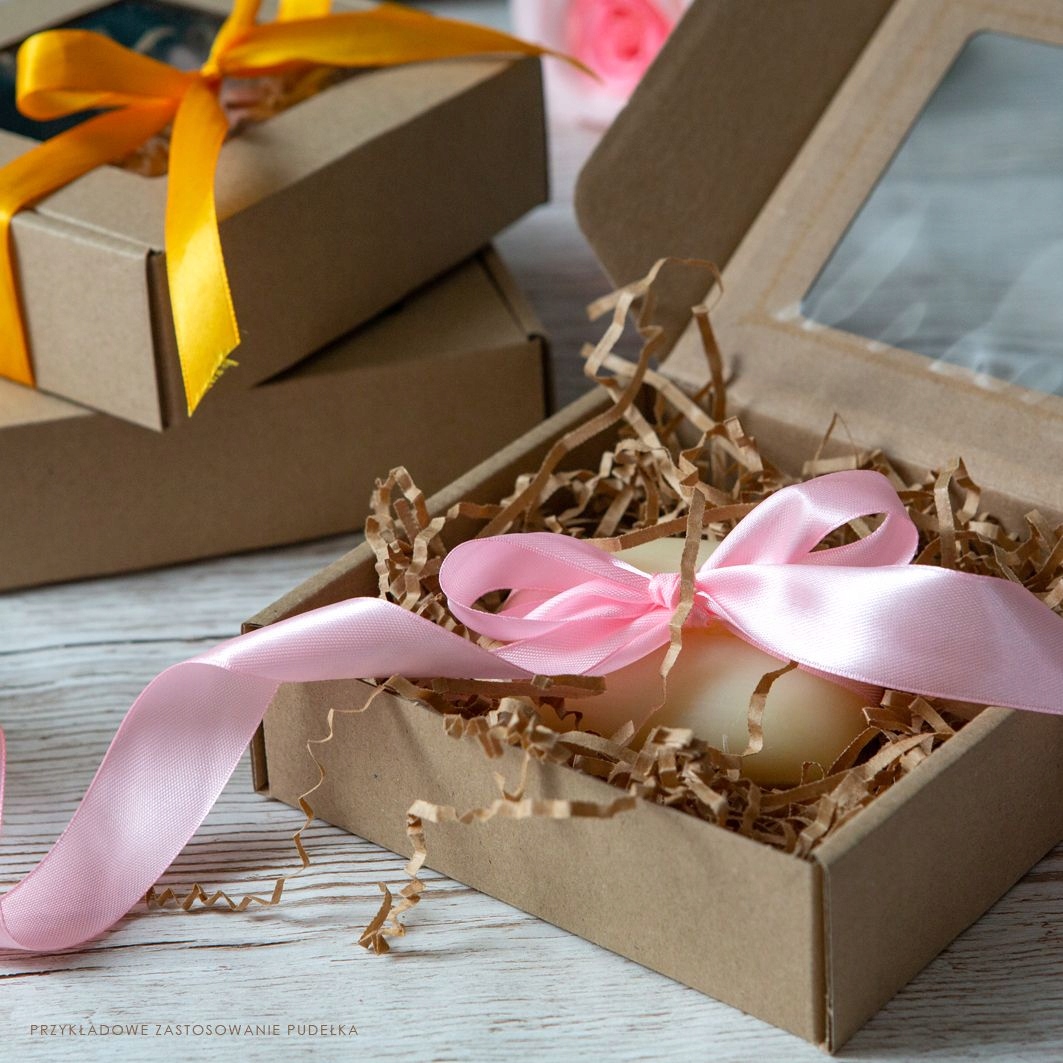 PUDELKO Z OKIENKIEM KARTON FASONOWY 13x13x4 OPAKOWANIE NA PREZENT Długość zewnętrzna 13 cm