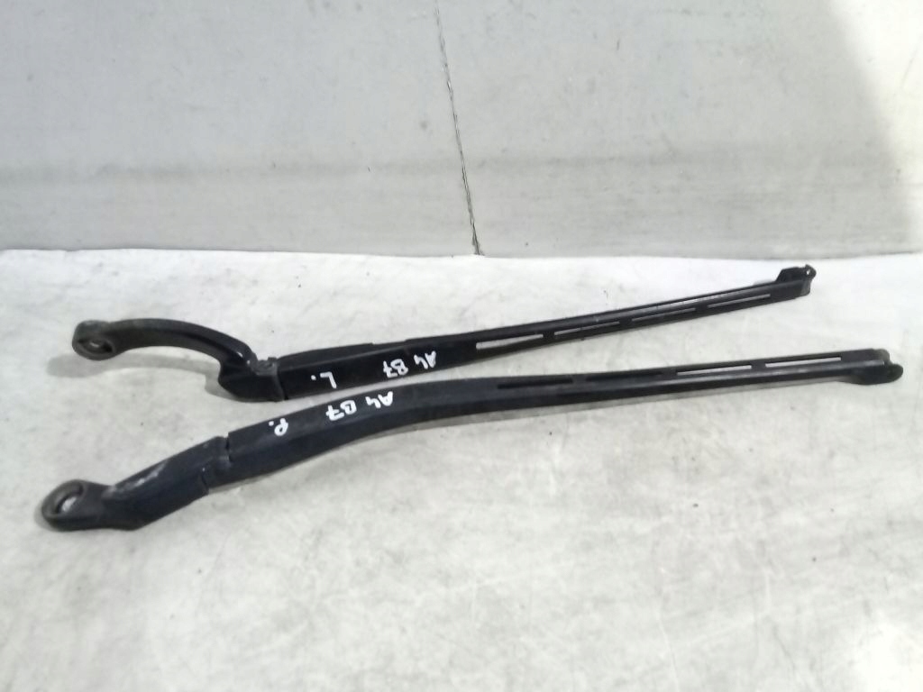 Audi A4 B7 wiper arms front