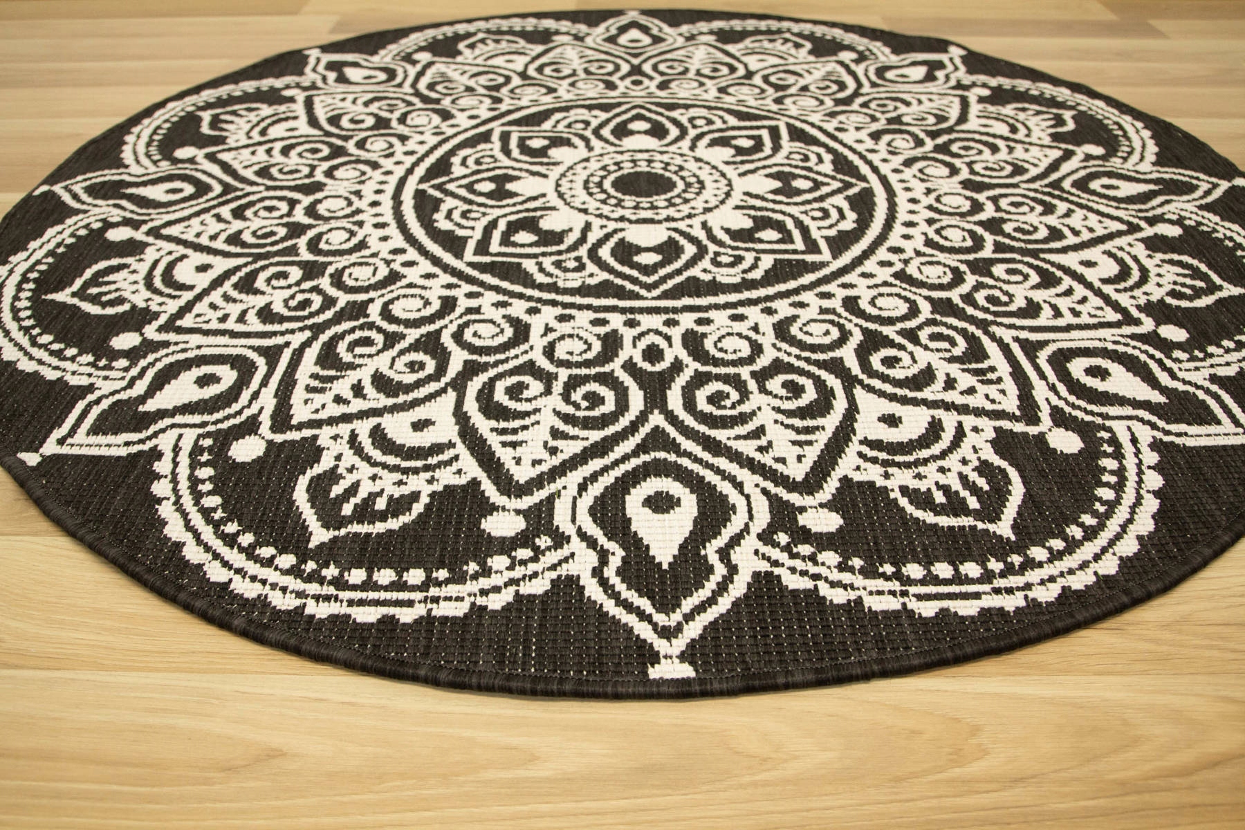 śr. 140 cm DWUSTRONNY ZEWNĘTRZNY TRWAŁY OKRĄGŁY DYWAN BOHO ROZETA MANDALA Marka Akcila