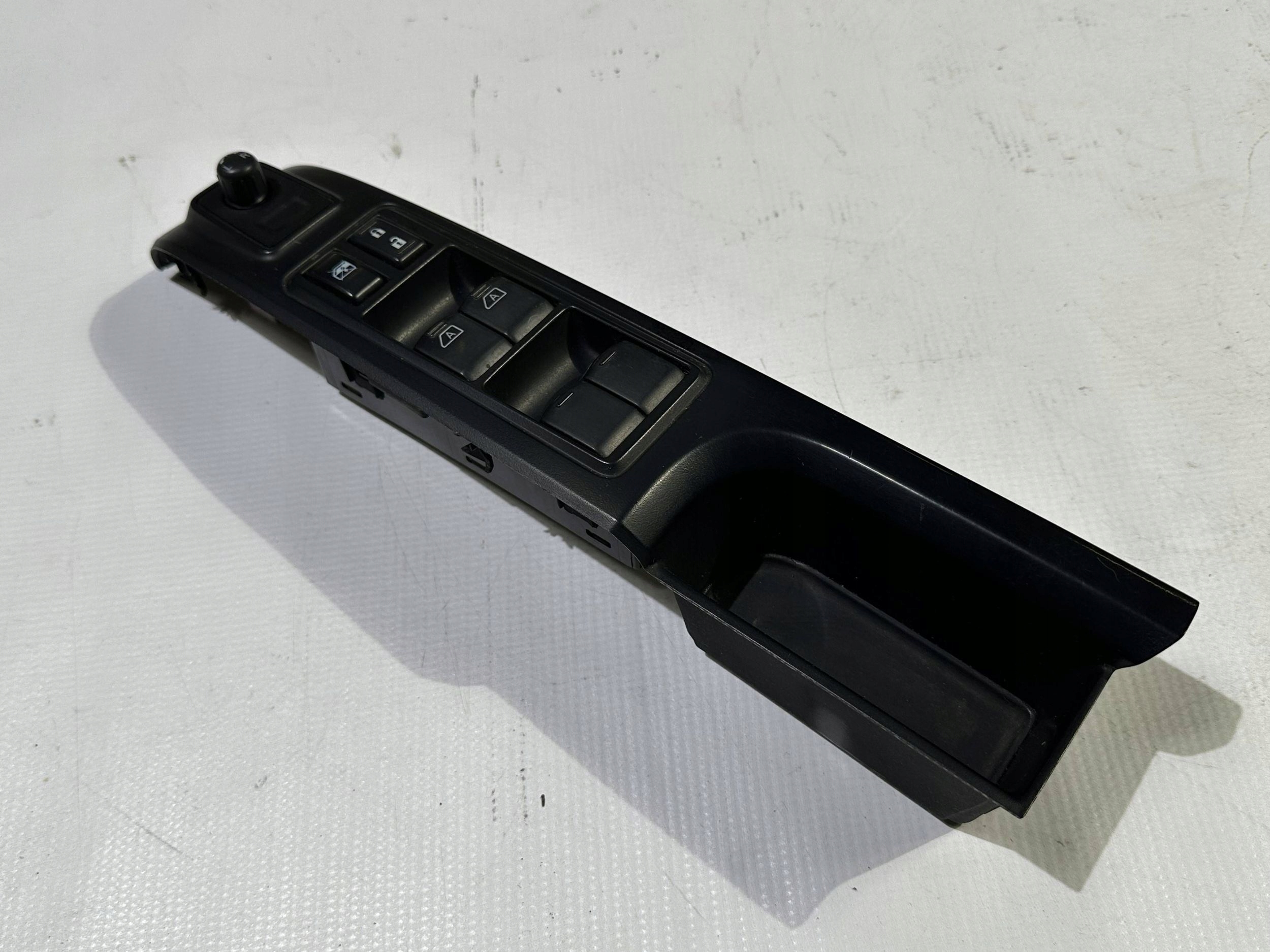 Panel Module Bouton Vitres Chauffeurs Nissan Titan 2016+