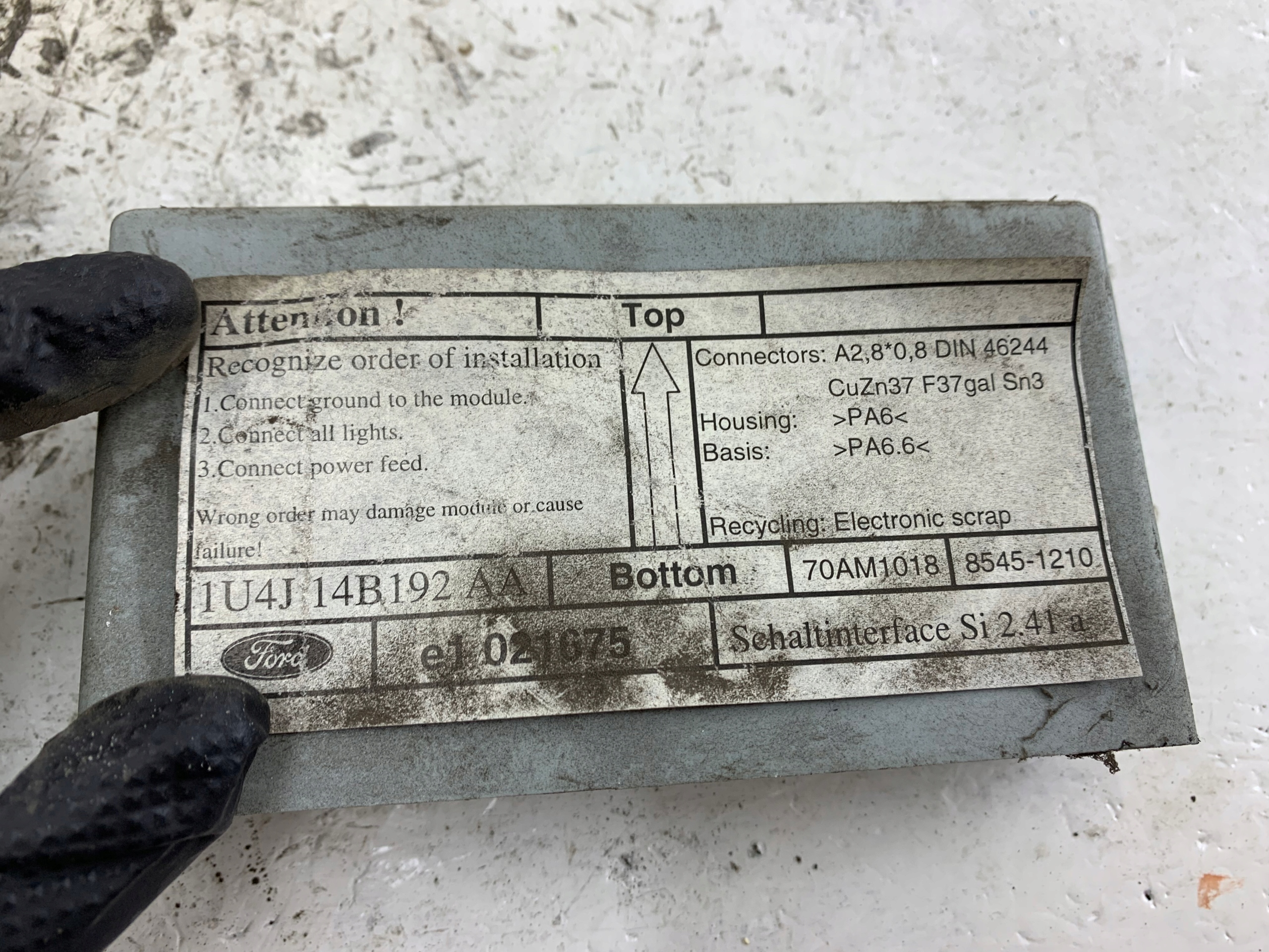 FORD FIESTA MK6 module HAKA attelage 1U4J14B192AA