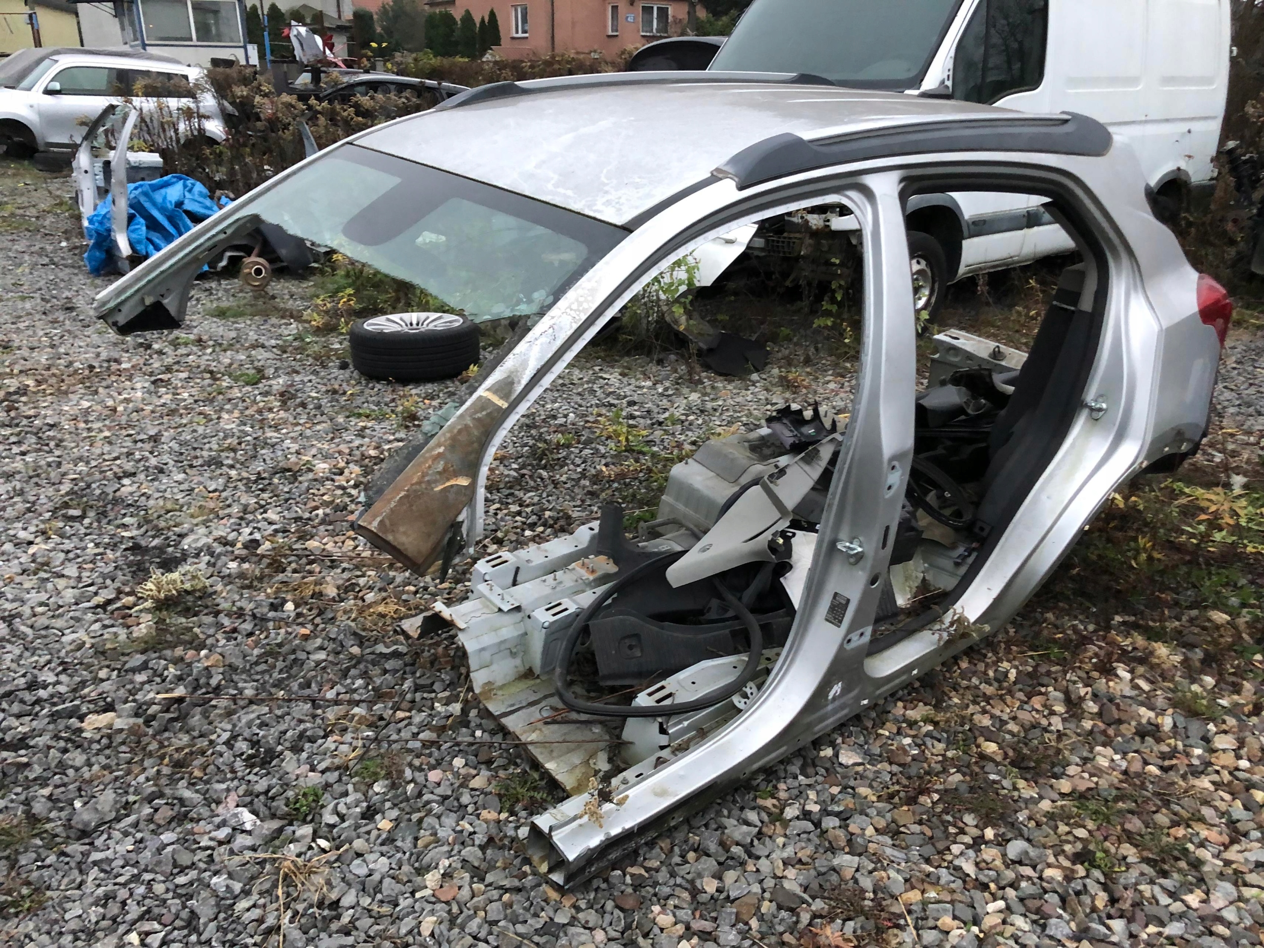 OPEL MOKKA 12- SŁUPEK B PRÓG LEWY Producent części Opel OE