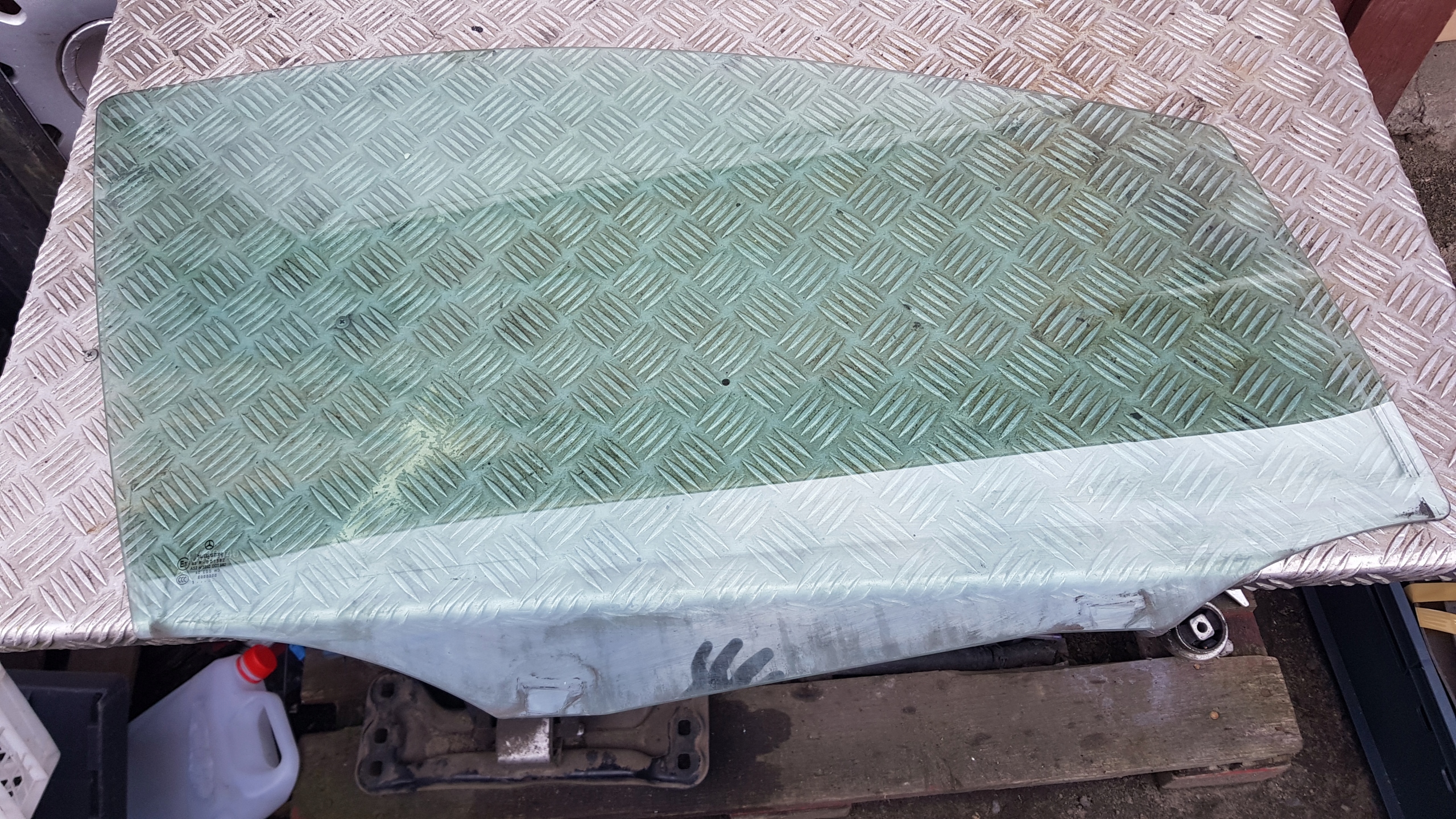 MERCEDES W245 window right front side