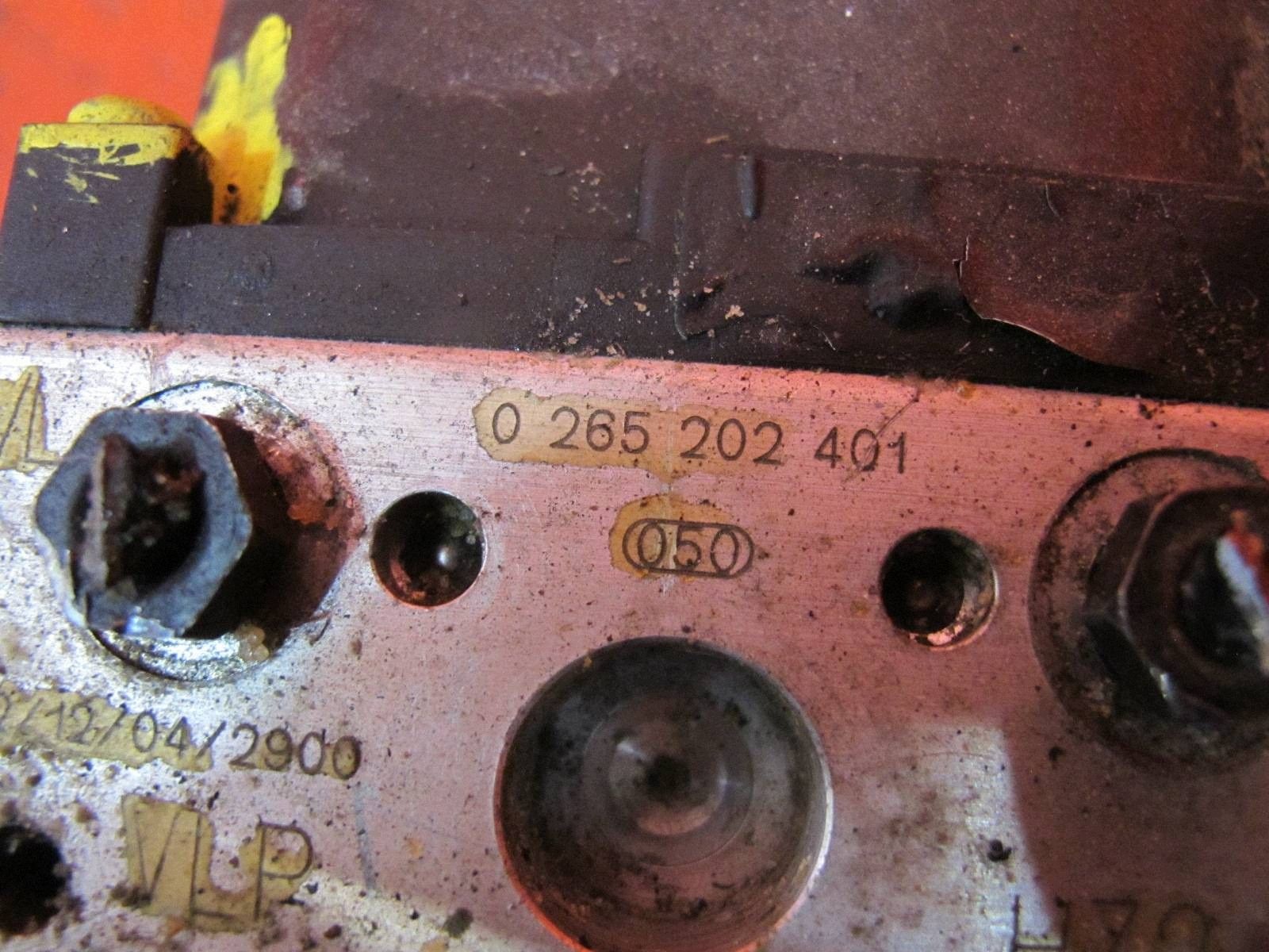 VW Volkswagen PASSAT B5 3B 1997- servo frein unité de commande électronique uce ABS 8E0614111T
