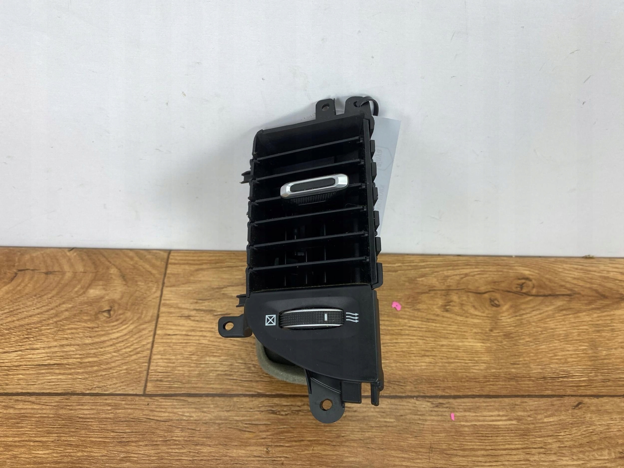 grid air conditioning devices left side Dodge Ram 1500 2019+
