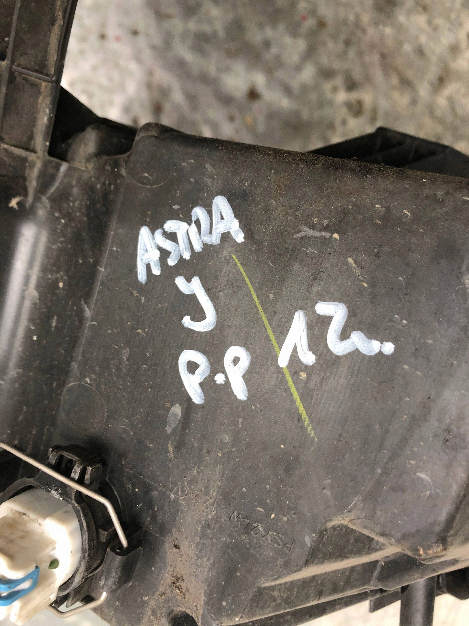 fog light right front OPEL ASTRA J KOMBI 13264642