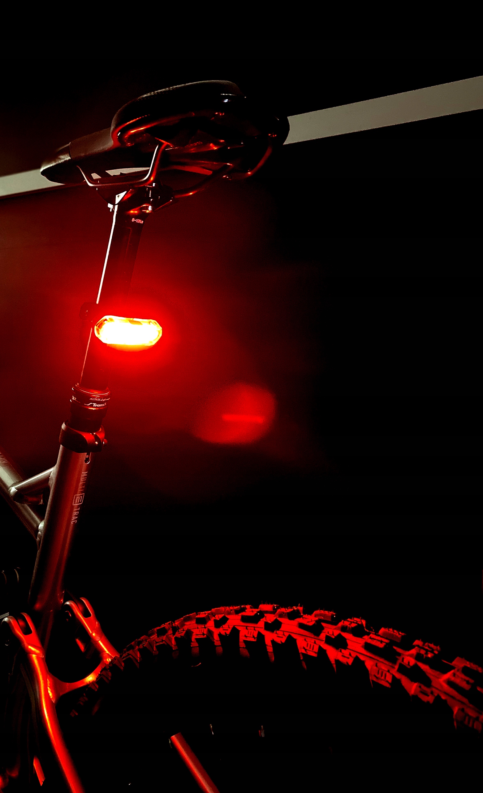 TYLNA LAMPKA ROWEROWA XLC LED ŁADOWANA USB KABEL MOCNA Model CL-E06