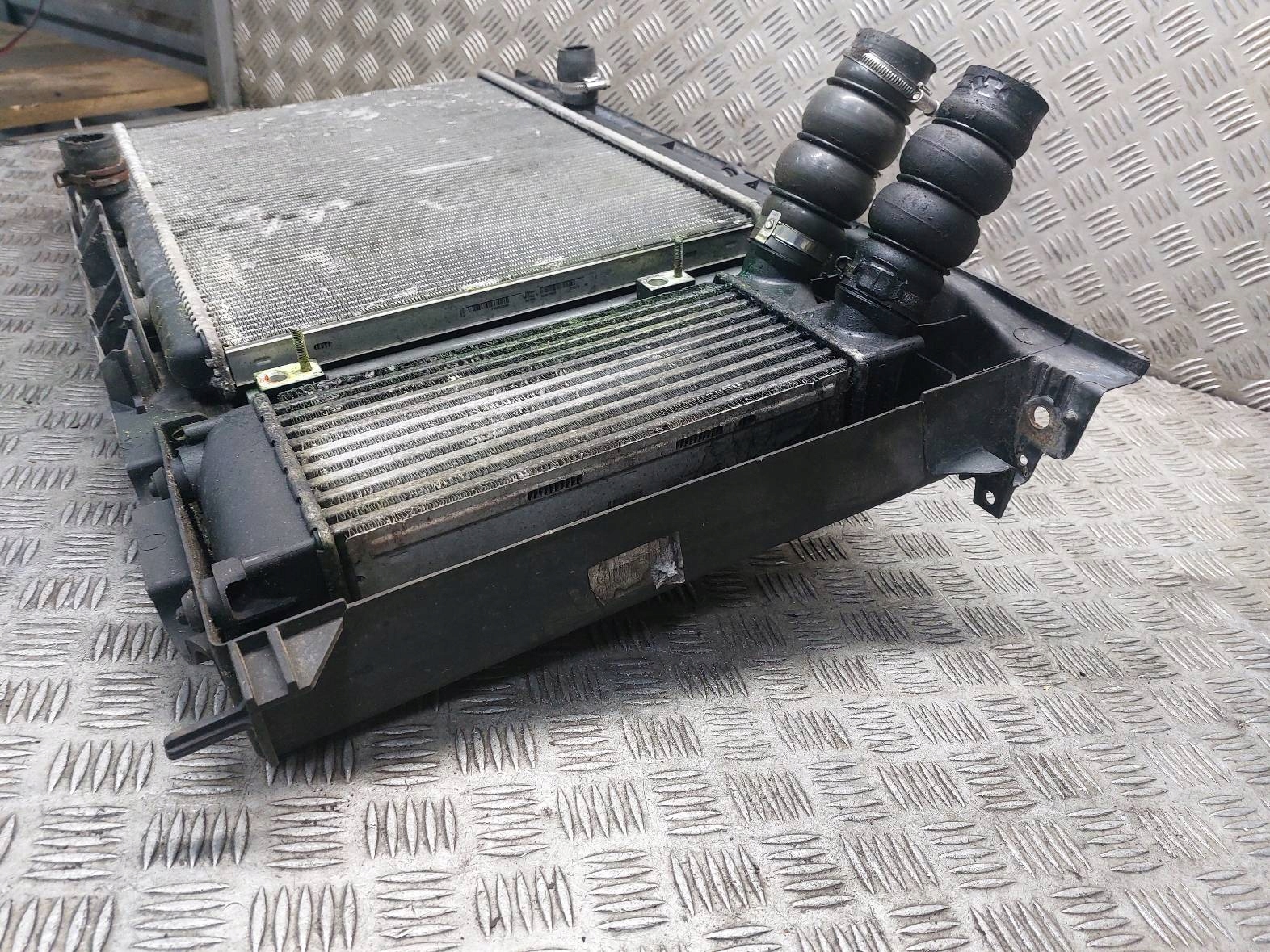 support panel for radiators pillar iron + radiator PEUGEOT 5008 and 1.6 HDI